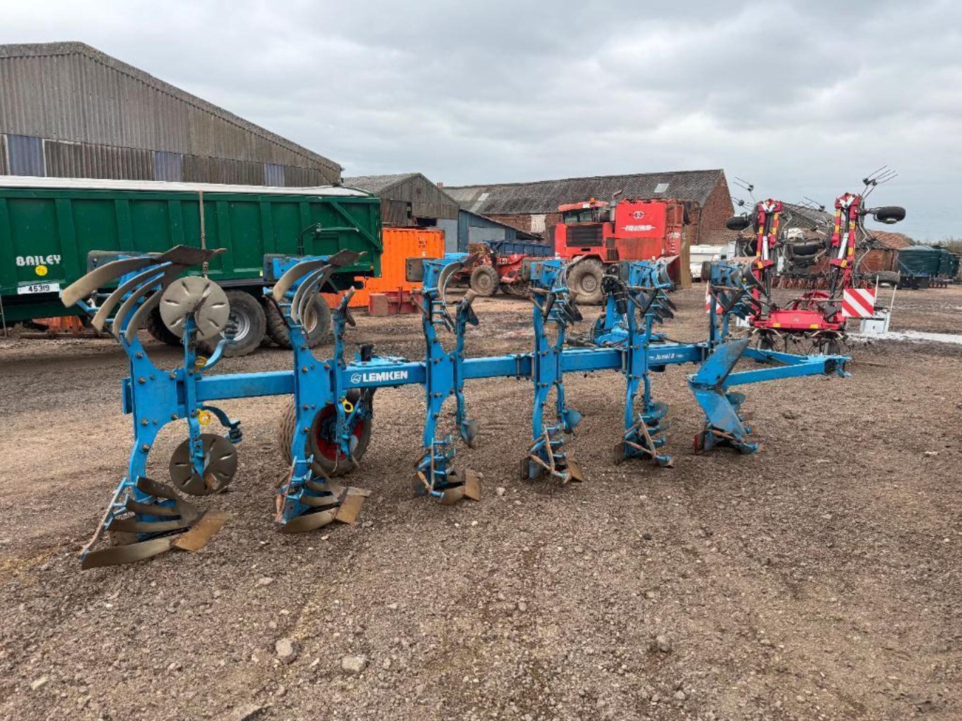 2020 Lemken Juwel 8 6 furrow reversible plough, on-land, slatted mouldboards with skimmers, and pres - Image 7 of 42