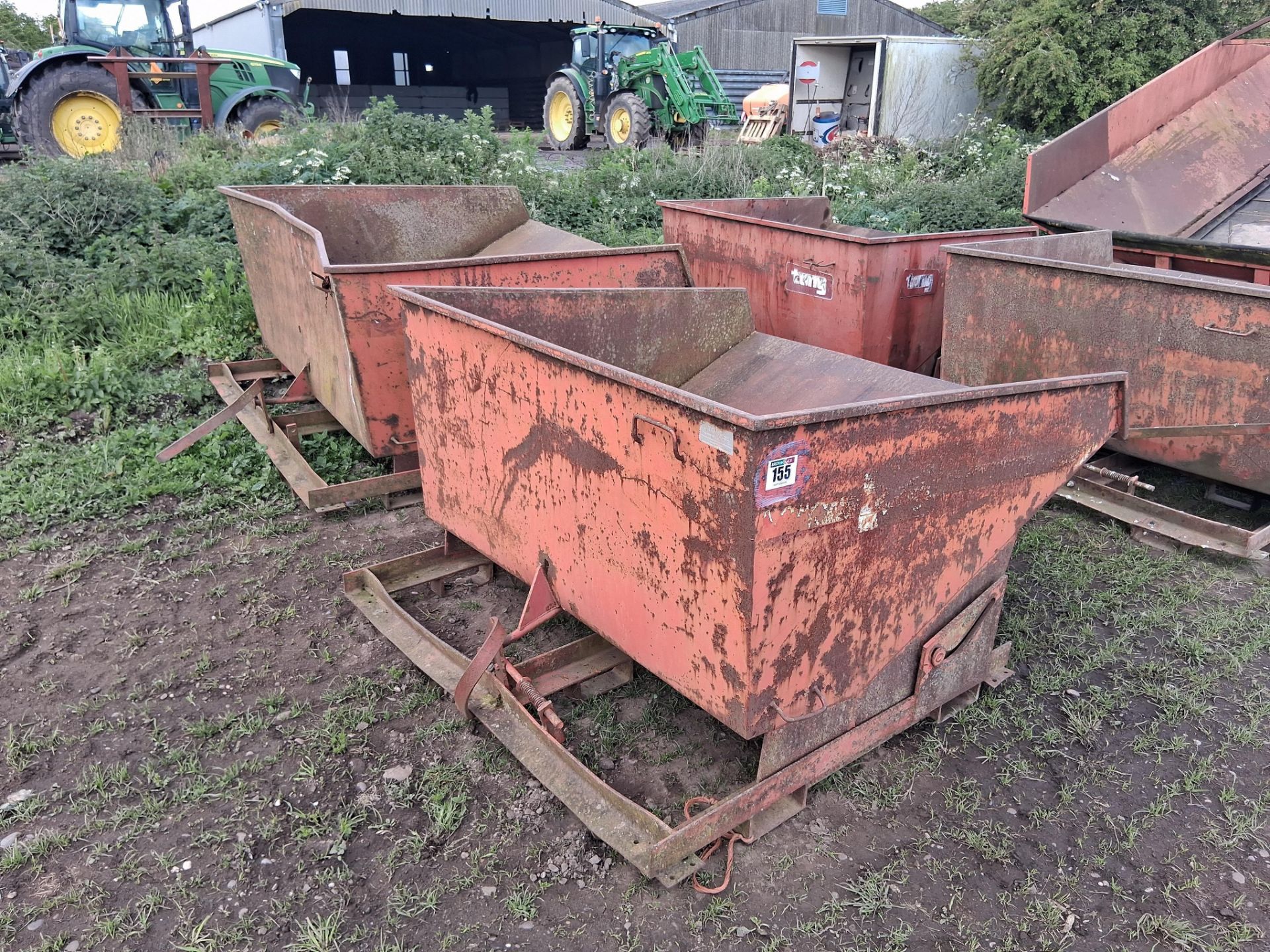 2No Tong manual tipping skips, tine mounted - Image 2 of 8
