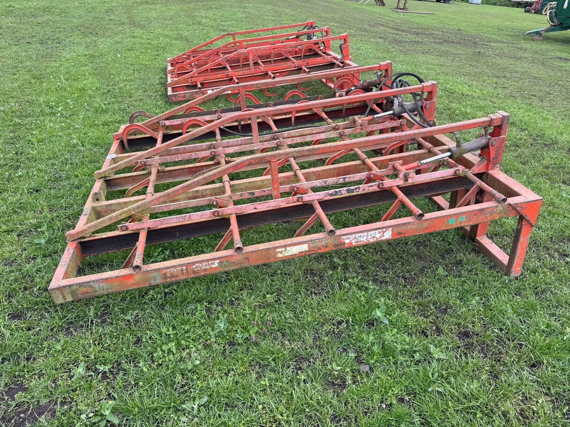 Browns twin bale grab with pin and cone attachments - Image 8 of 11