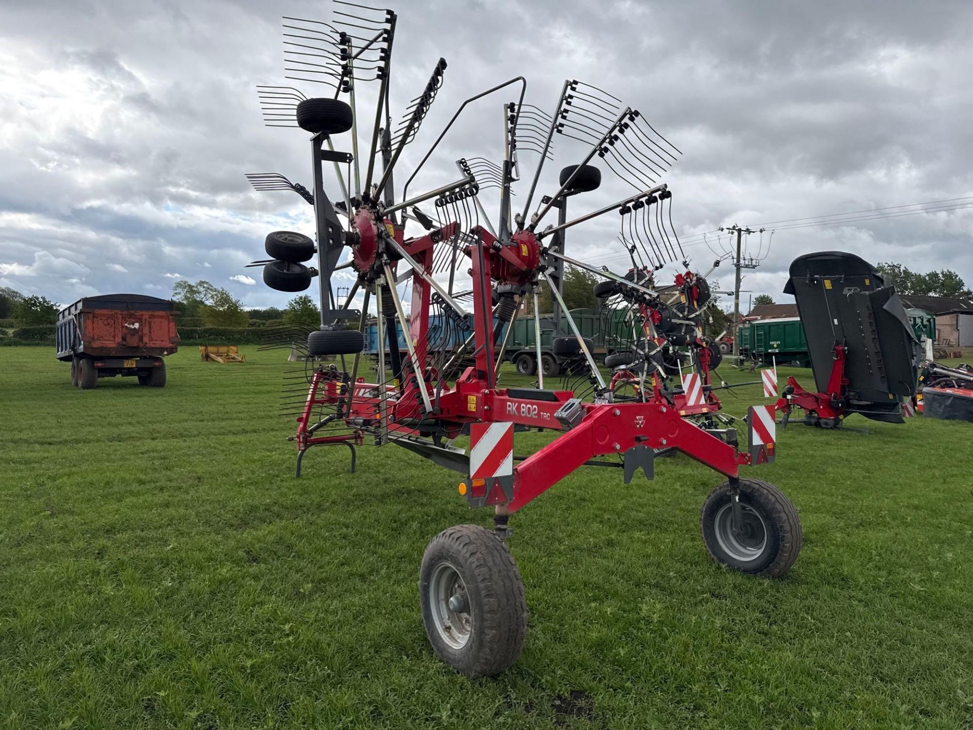 2020 Massey Ferguson RK802 TRC twin rotor rake, trailed. Serial No: WAMTYGRBJLG025040 - Image 18 of 24