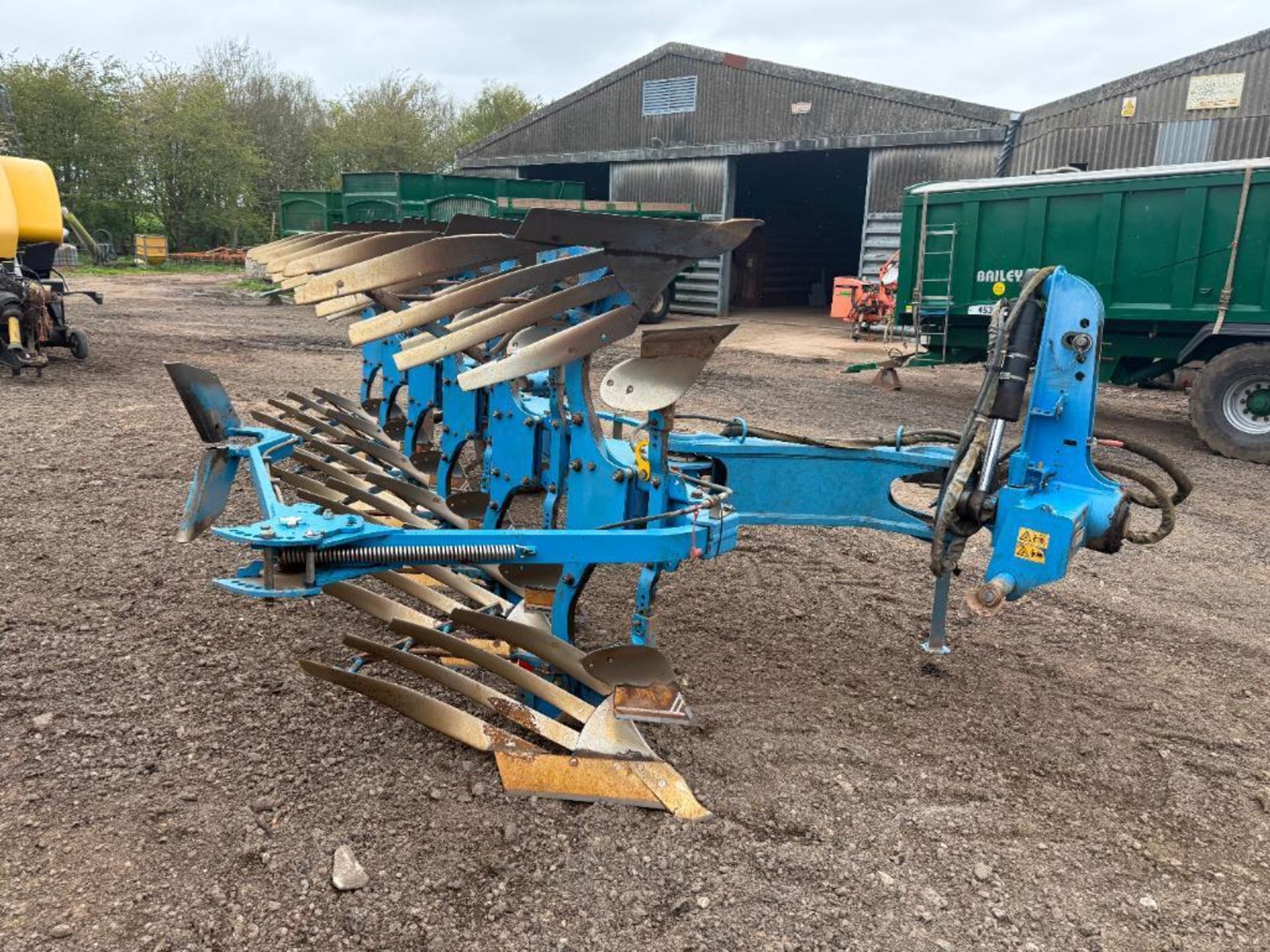 2020 Lemken Juwel 8 6 furrow reversible plough, on-land, slatted mouldboards with skimmers, and pres - Image 2 of 42