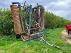 Dalbo 12m Cambridge rolls, vertical folding