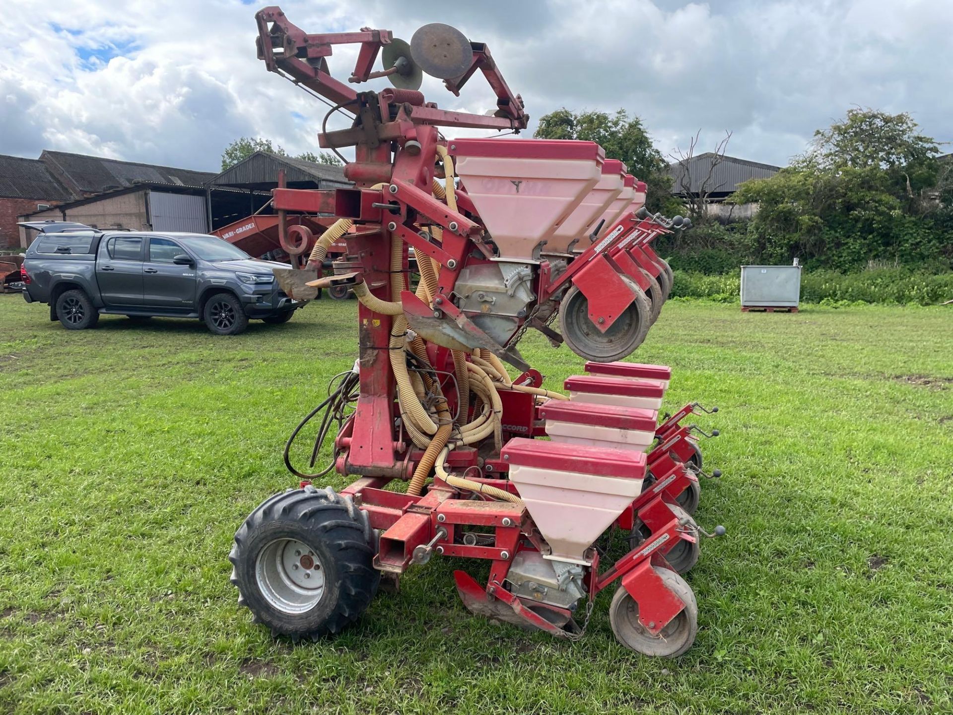 Accord Optima 8 row maize drill with bout markers and wheel track eradicators, hydraulic folding. Se - Image 10 of 14