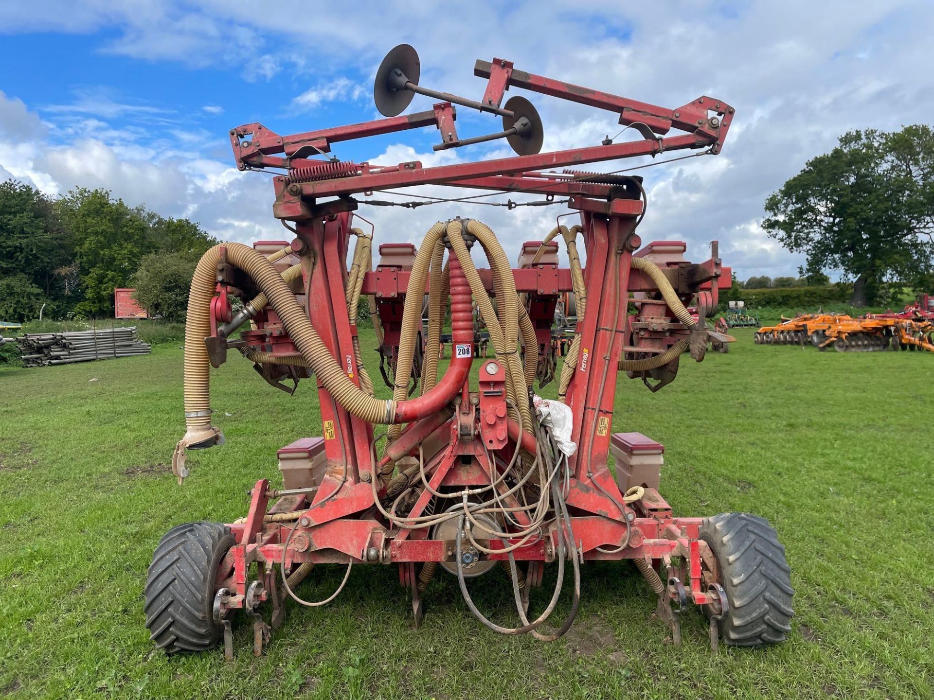 Accord Optima 8 row maize drill with bout markers and wheel track eradicators, hydraulic folding. Se - Image 14 of 14