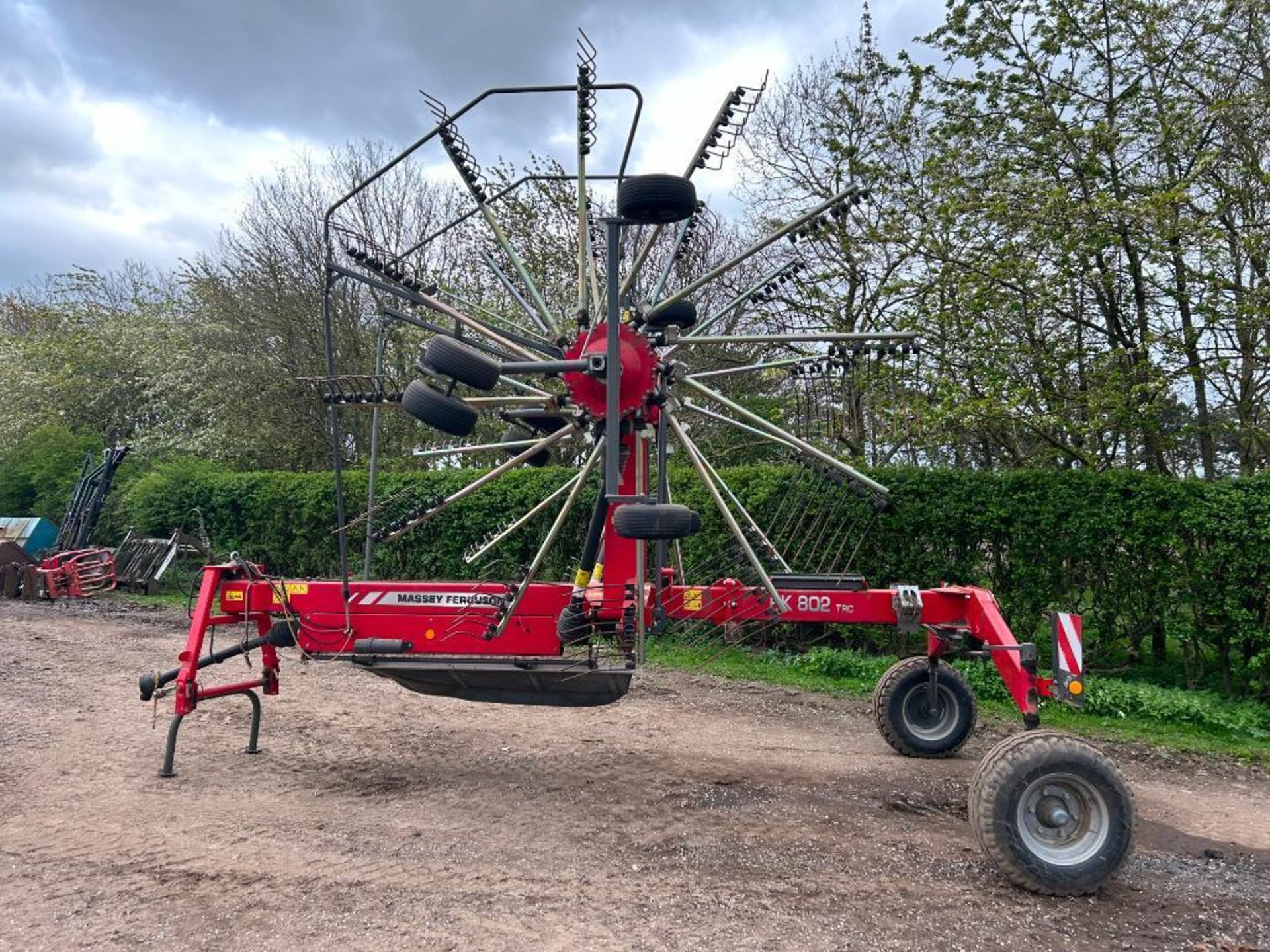 2020 Massey Ferguson RK802 TRC twin rotor rake, trailed. Serial No: WAMTYGRBJLG025040 - Image 6 of 24