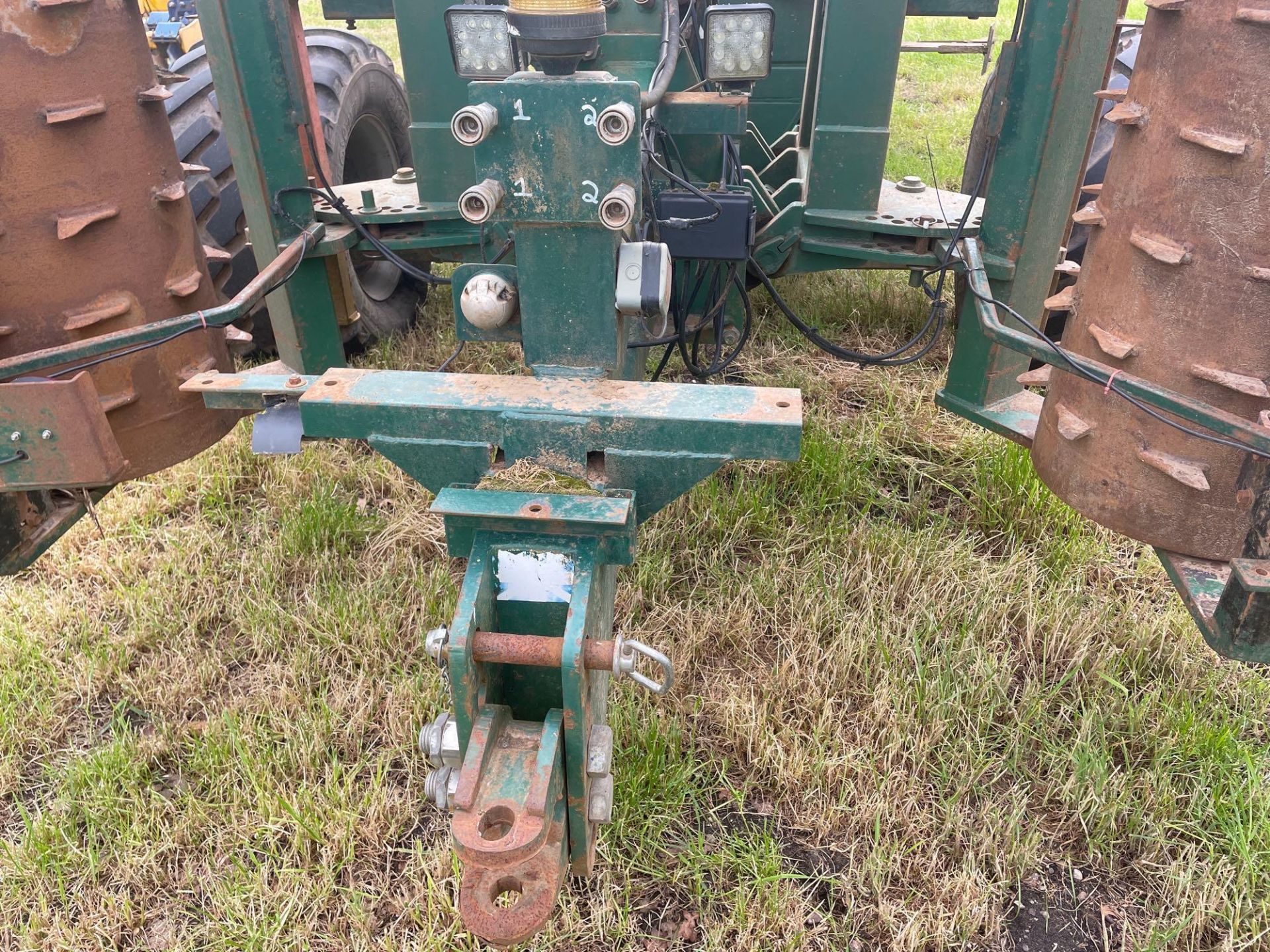 Cousins 6m 12 leg subsoiler, hydraulic folding - Image 6 of 6