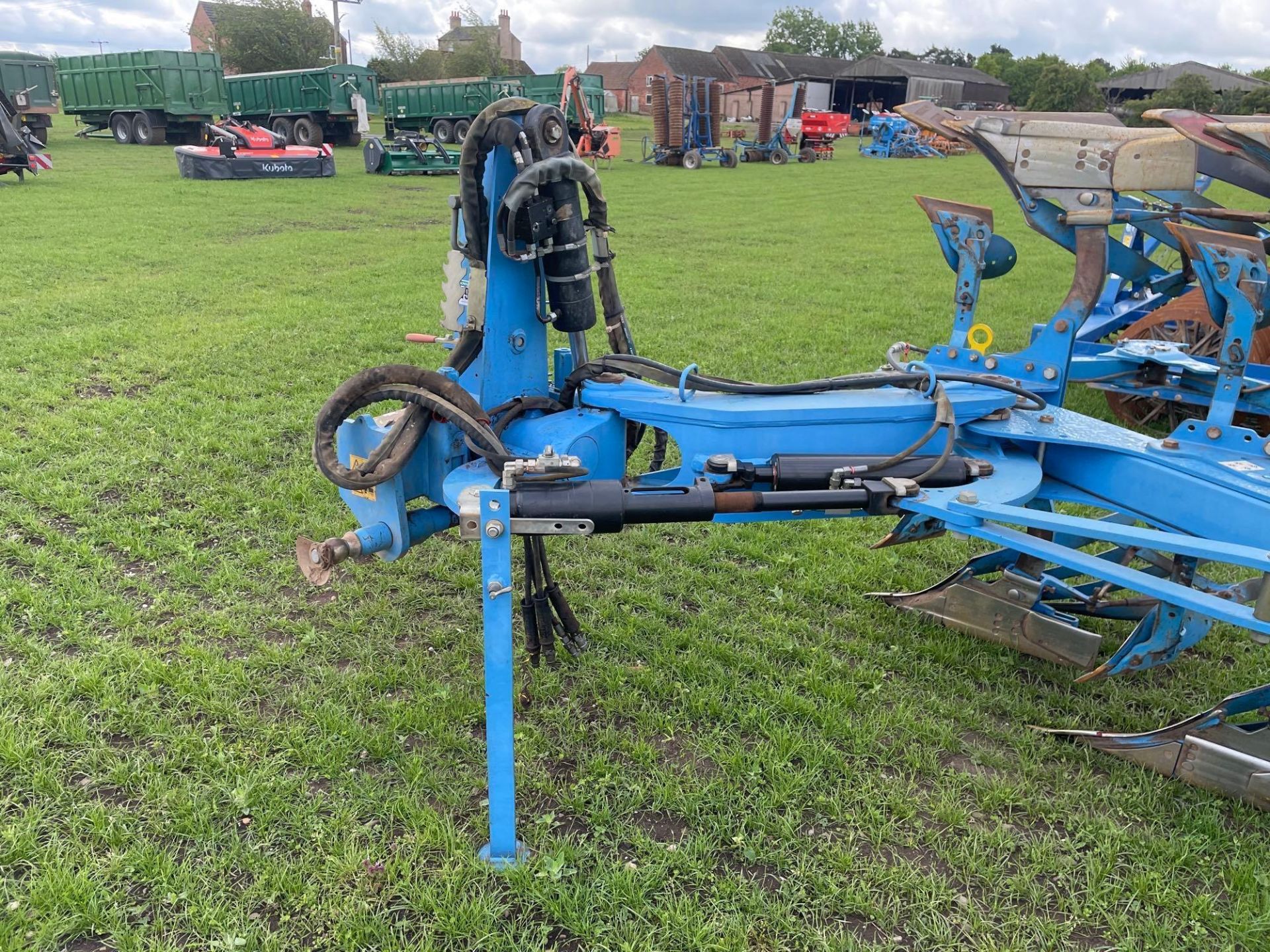 2020 Lemken Juwel 8 6 furrow reversible plough, on-land, slatted mouldboards with skimmers, and pres - Image 42 of 42