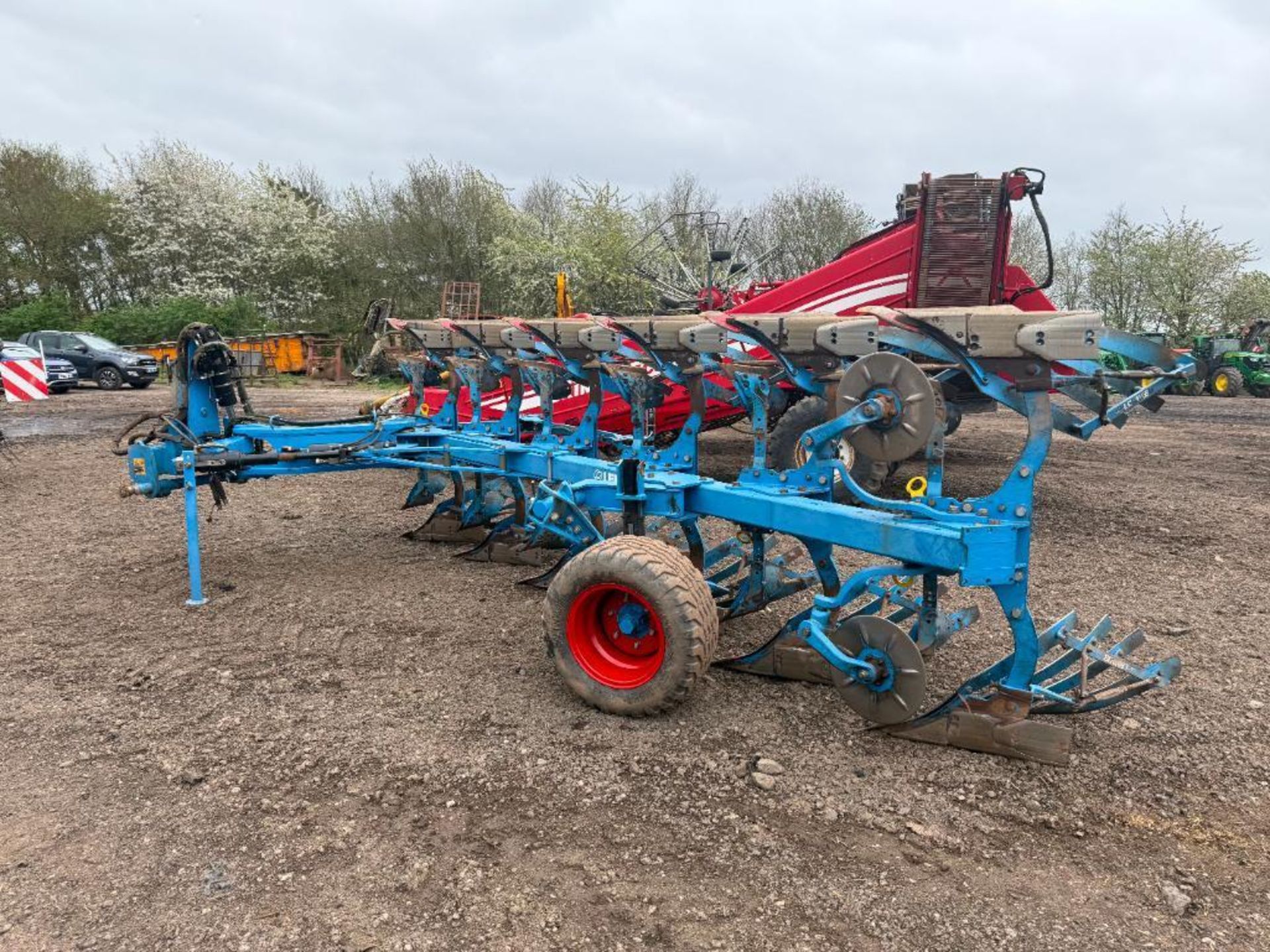 2020 Lemken Juwel 8 6 furrow reversible plough, on-land, slatted mouldboards with skimmers, and pres - Image 16 of 42