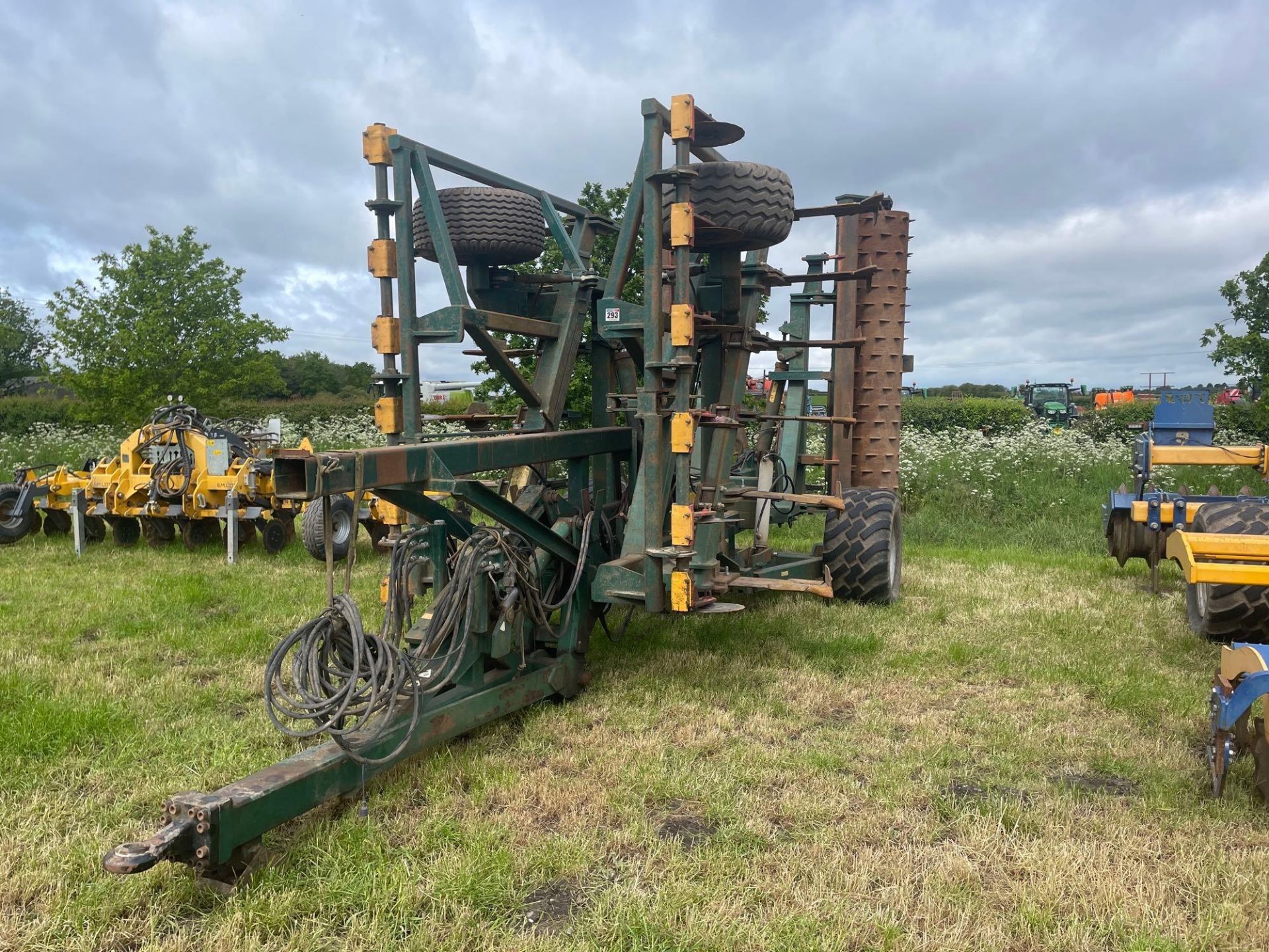 Cousins 6m 12 leg subsoiler, hydraulic folding - Image 2 of 6