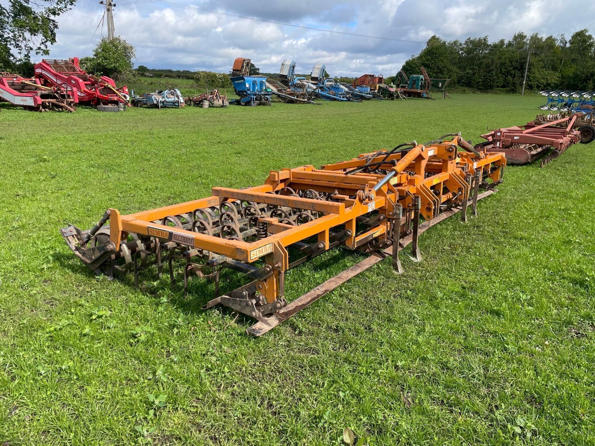 Simba Allfarm 6m spring tine cultivator, wheel track eradicators, front levelling boards, spiral rol - Image 6 of 21