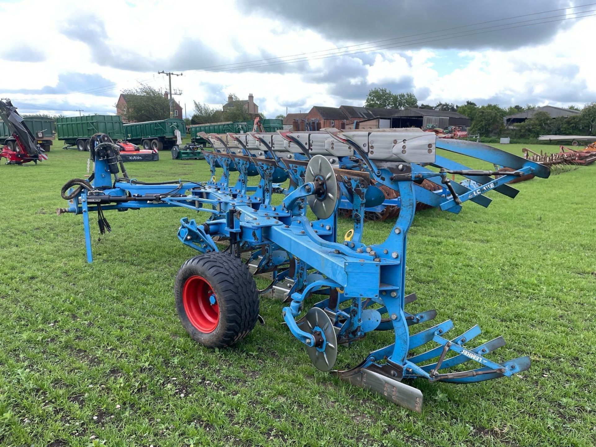 2020 Lemken Juwel 8 6 furrow reversible plough, on-land, slatted mouldboards with skimmers, and pres - Image 29 of 42