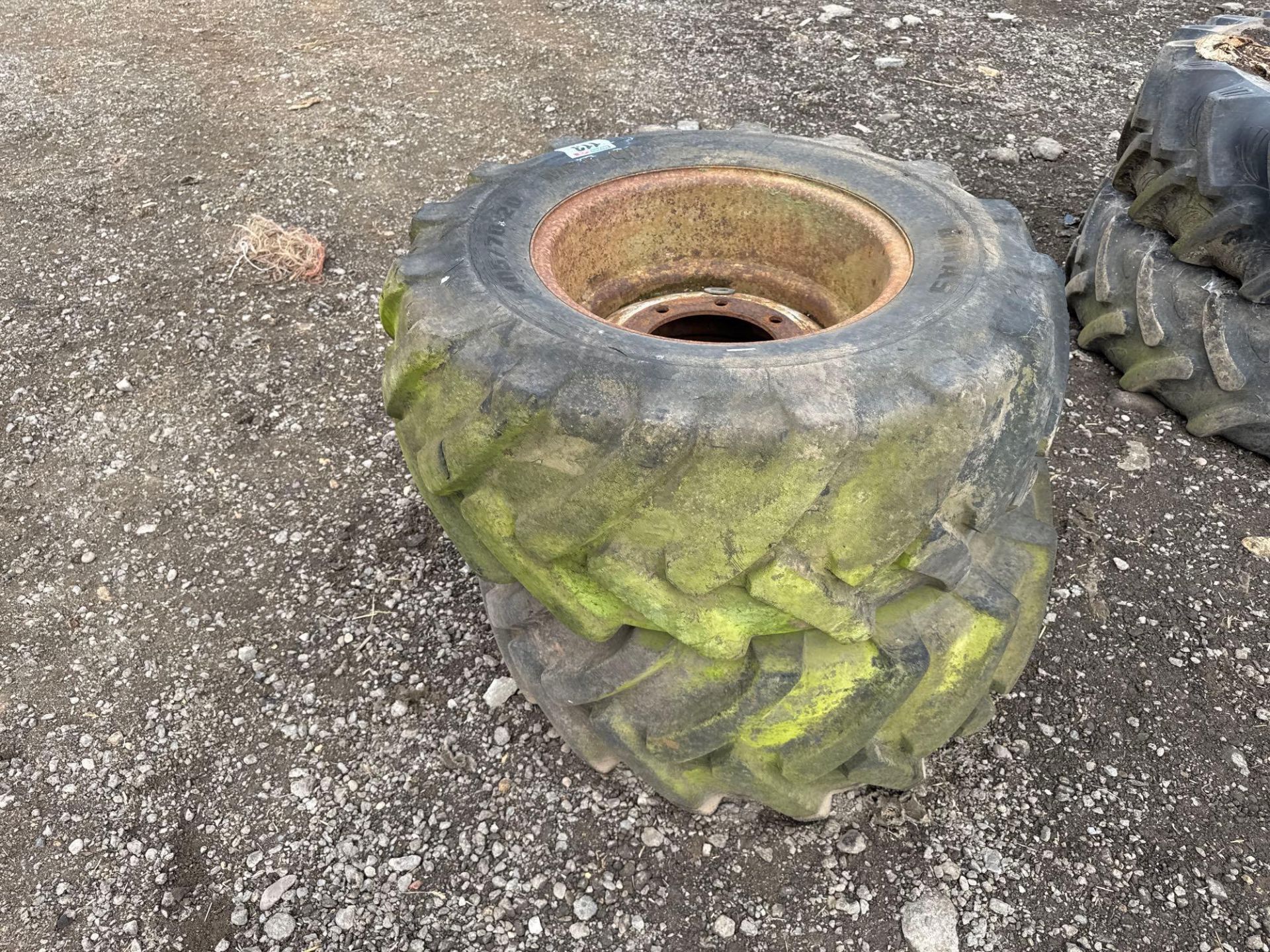 Pair 405/70R20 8 stud wheels and tyres - Image 3 of 3