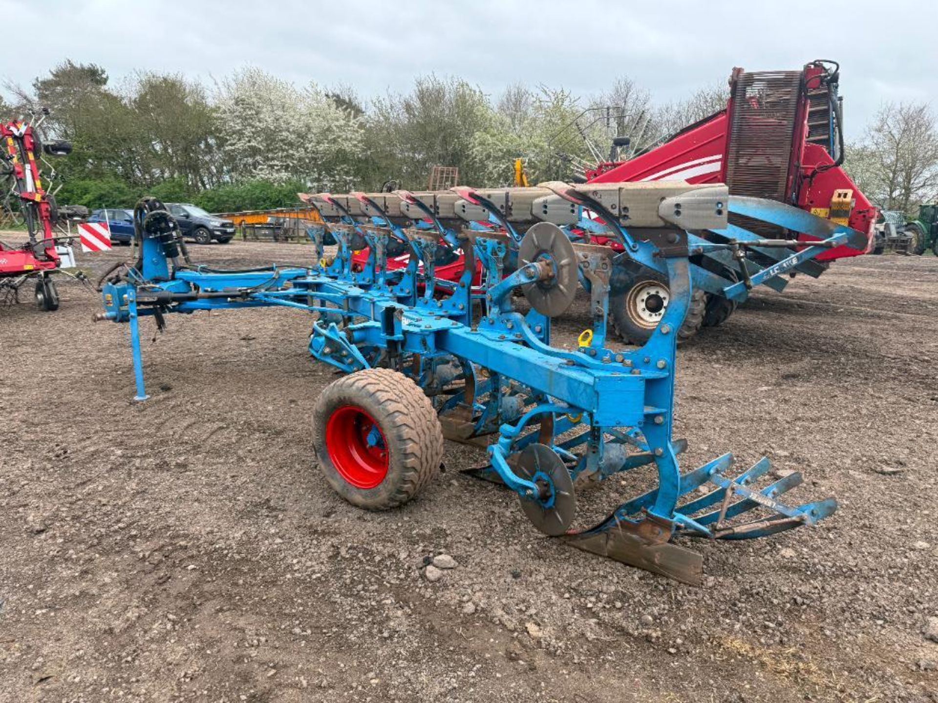 2020 Lemken Juwel 8 6 furrow reversible plough, on-land, slatted mouldboards with skimmers, and pres - Image 15 of 42