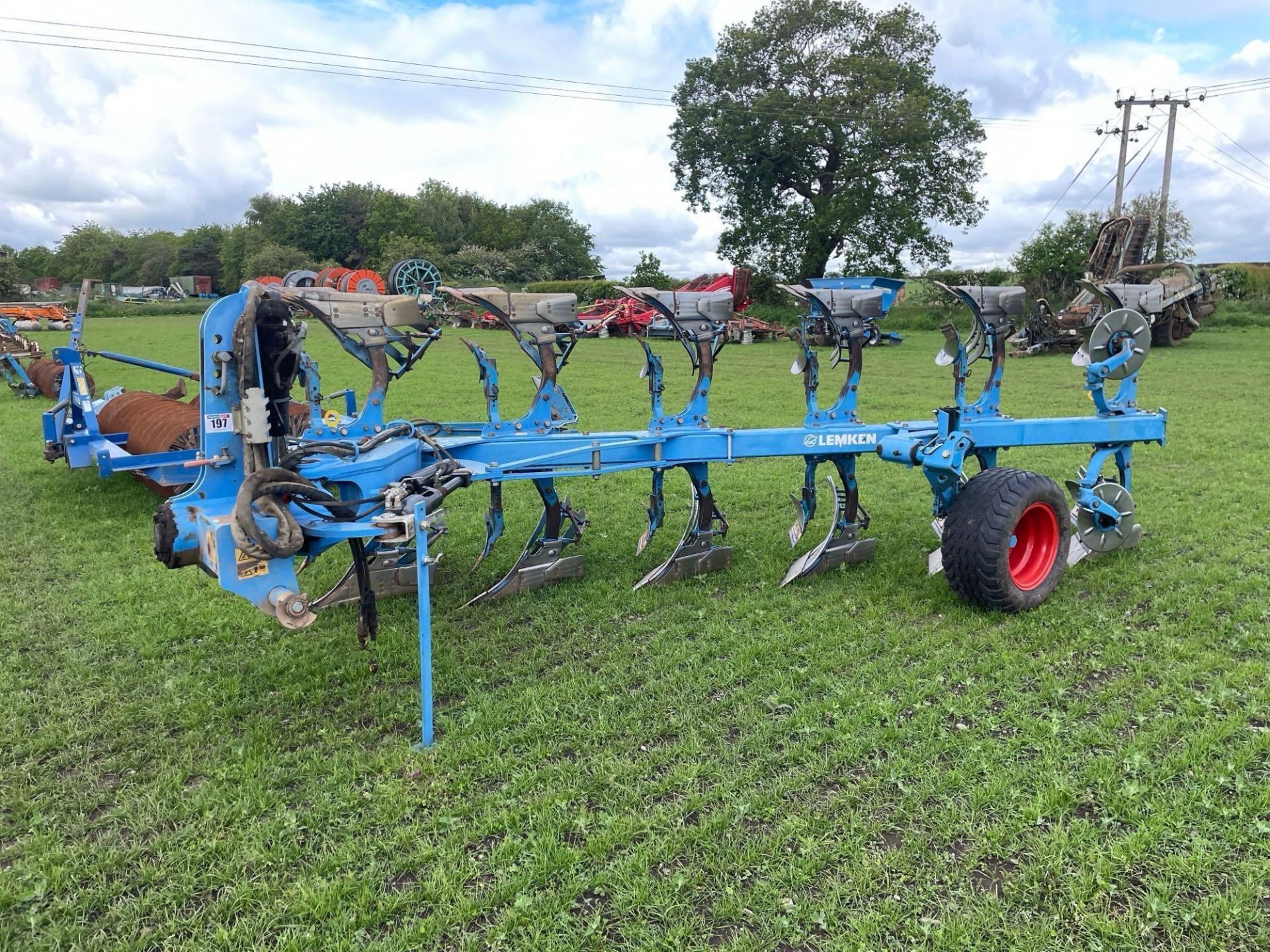 2020 Lemken Juwel 8 6 furrow reversible plough, on-land, slatted mouldboards with skimmers, and pres - Image 33 of 42