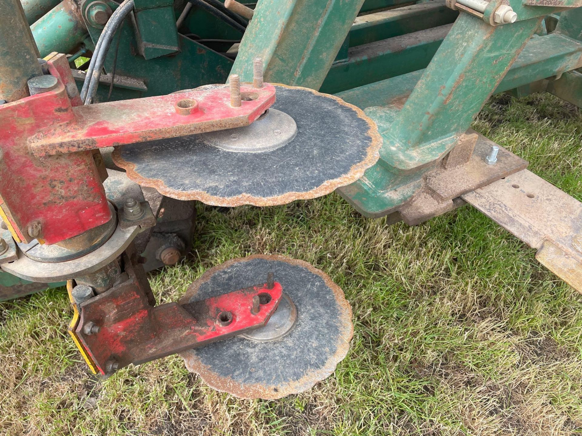 Cousins 6m 12 leg subsoiler, hydraulic folding - Image 4 of 6
