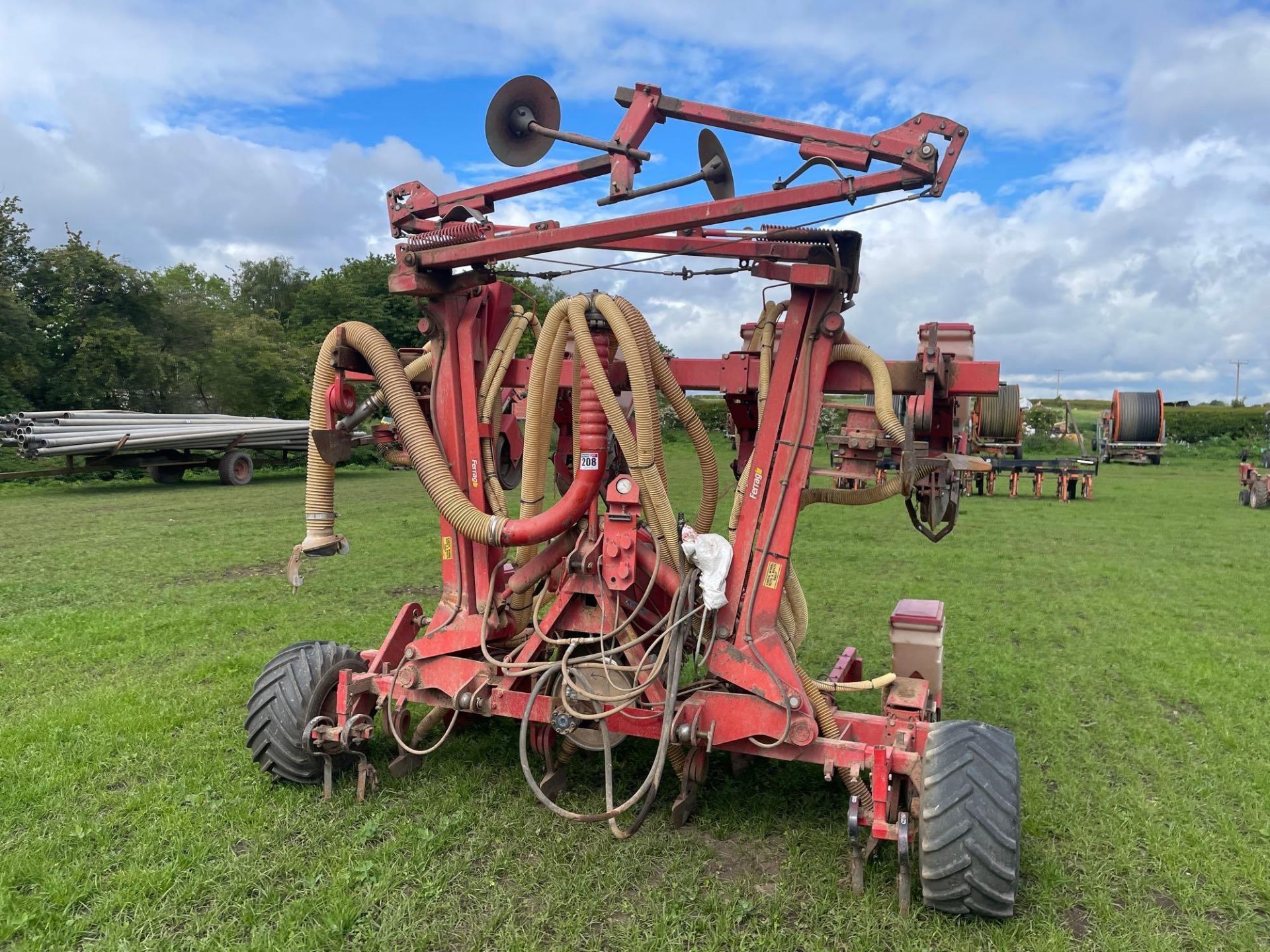 Accord Optima 8 row maize drill with bout markers and wheel track eradicators, hydraulic folding. Se - Image 13 of 14