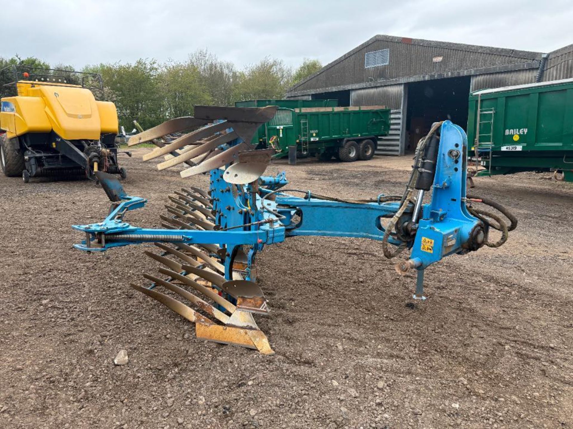 2020 Lemken Juwel 8 6 furrow reversible plough, on-land, slatted mouldboards with skimmers, and pres - Image 6 of 42