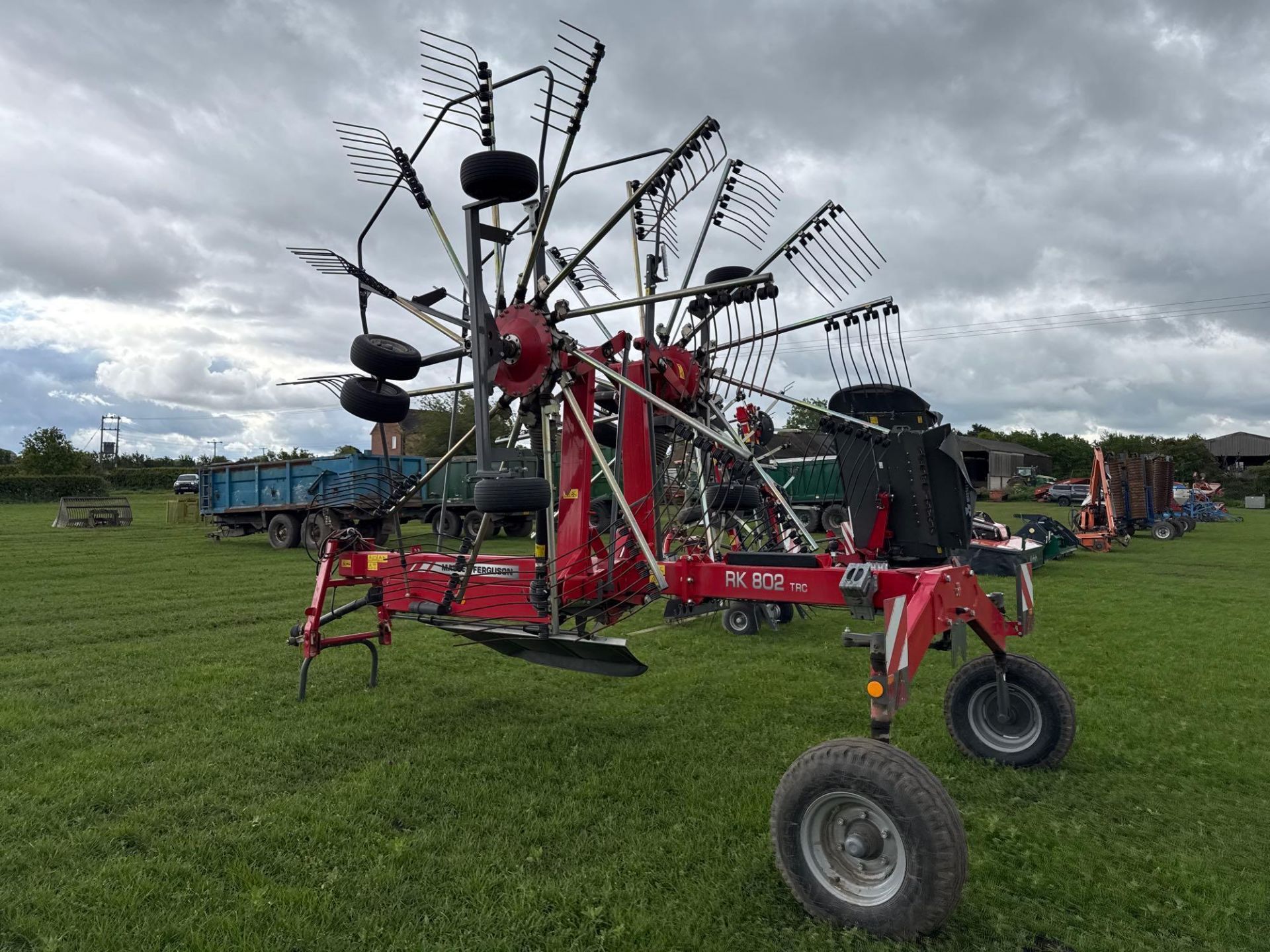 2020 Massey Ferguson RK802 TRC twin rotor rake, trailed. Serial No: WAMTYGRBJLG025040 - Image 19 of 24