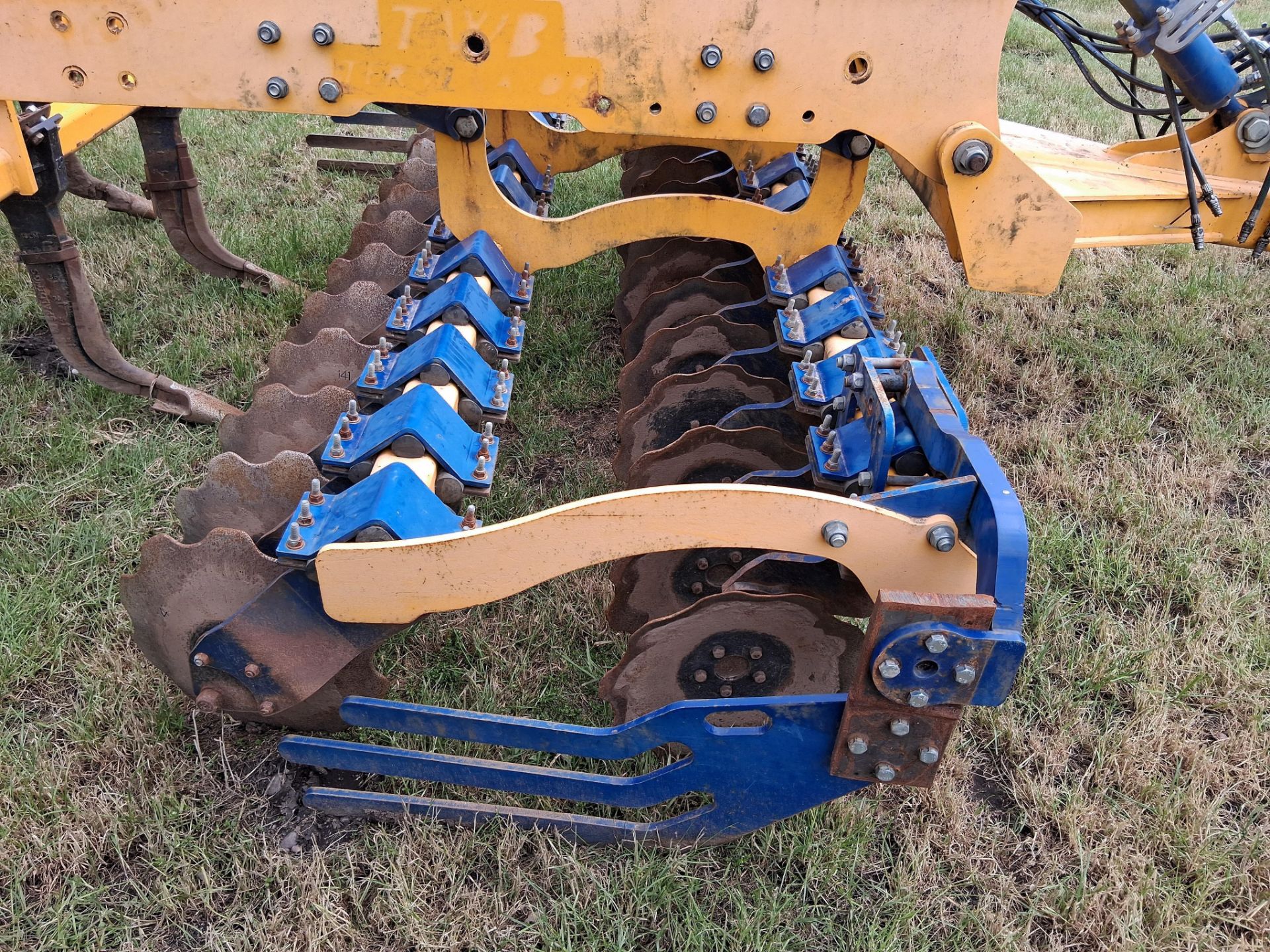 TWB Terminator 3m trailed cultivator - Image 7 of 20