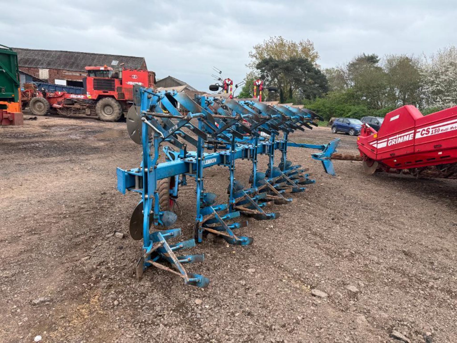 2020 Lemken Juwel 8 6 furrow reversible plough, on-land, slatted mouldboards with skimmers, and pres - Image 11 of 42