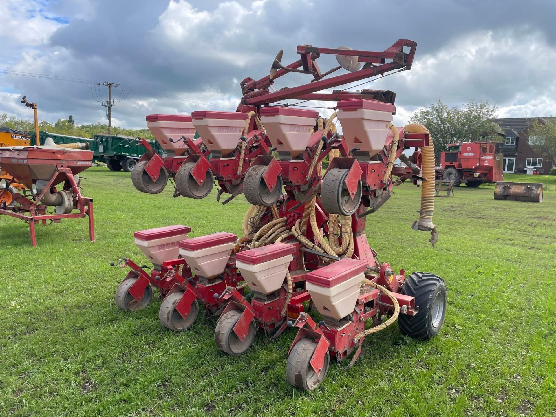 Accord Optima 8 row maize drill with bout markers and wheel track eradicators, hydraulic folding. Se - Image 5 of 14