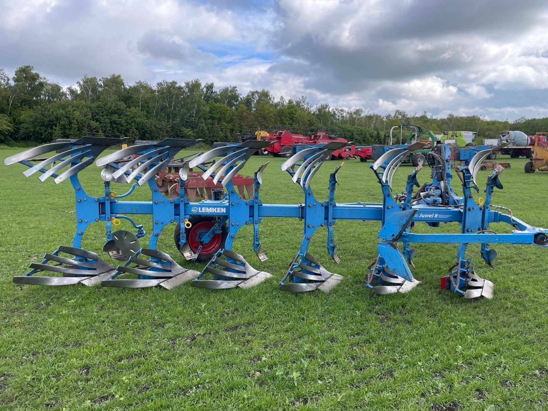 2020 Lemken Juwel 8 6 furrow reversible plough, on-land, slatted mouldboards with skimmers, and pres - Image 23 of 42