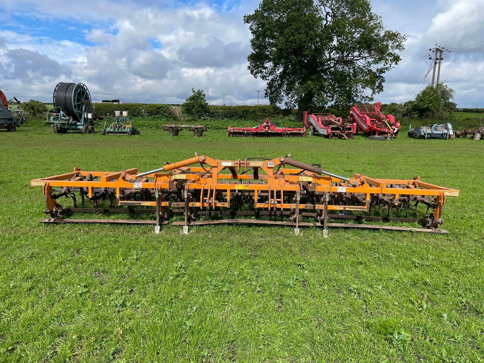 Simba Allfarm 6m spring tine cultivator, wheel track eradicators, front levelling boards, spiral rol - Image 3 of 21
