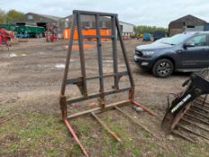 Bale spike with Euro 8 attachments