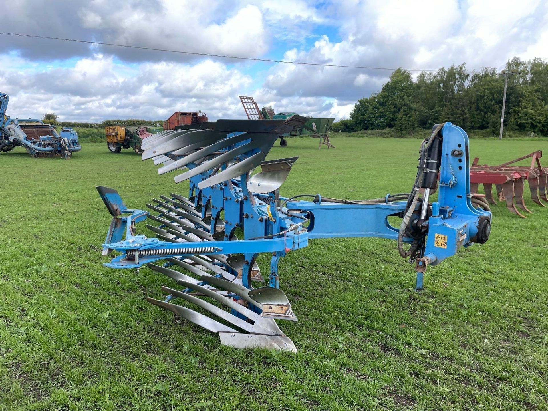 2020 Lemken Juwel 8 6 furrow reversible plough, on-land, slatted mouldboards with skimmers, and pres - Image 20 of 42