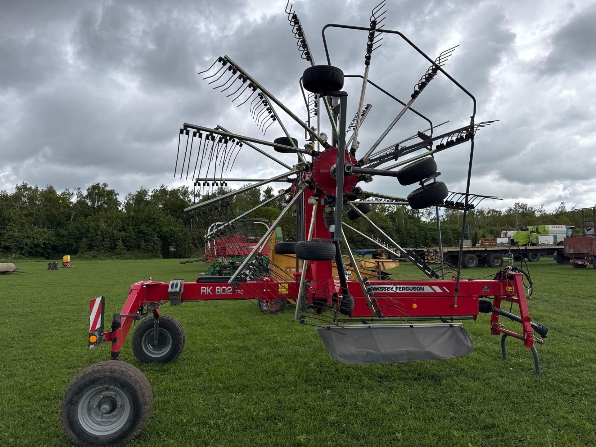 2020 Massey Ferguson RK802 TRC twin rotor rake, trailed. Serial No: WAMTYGRBJLG025040 - Image 14 of 24