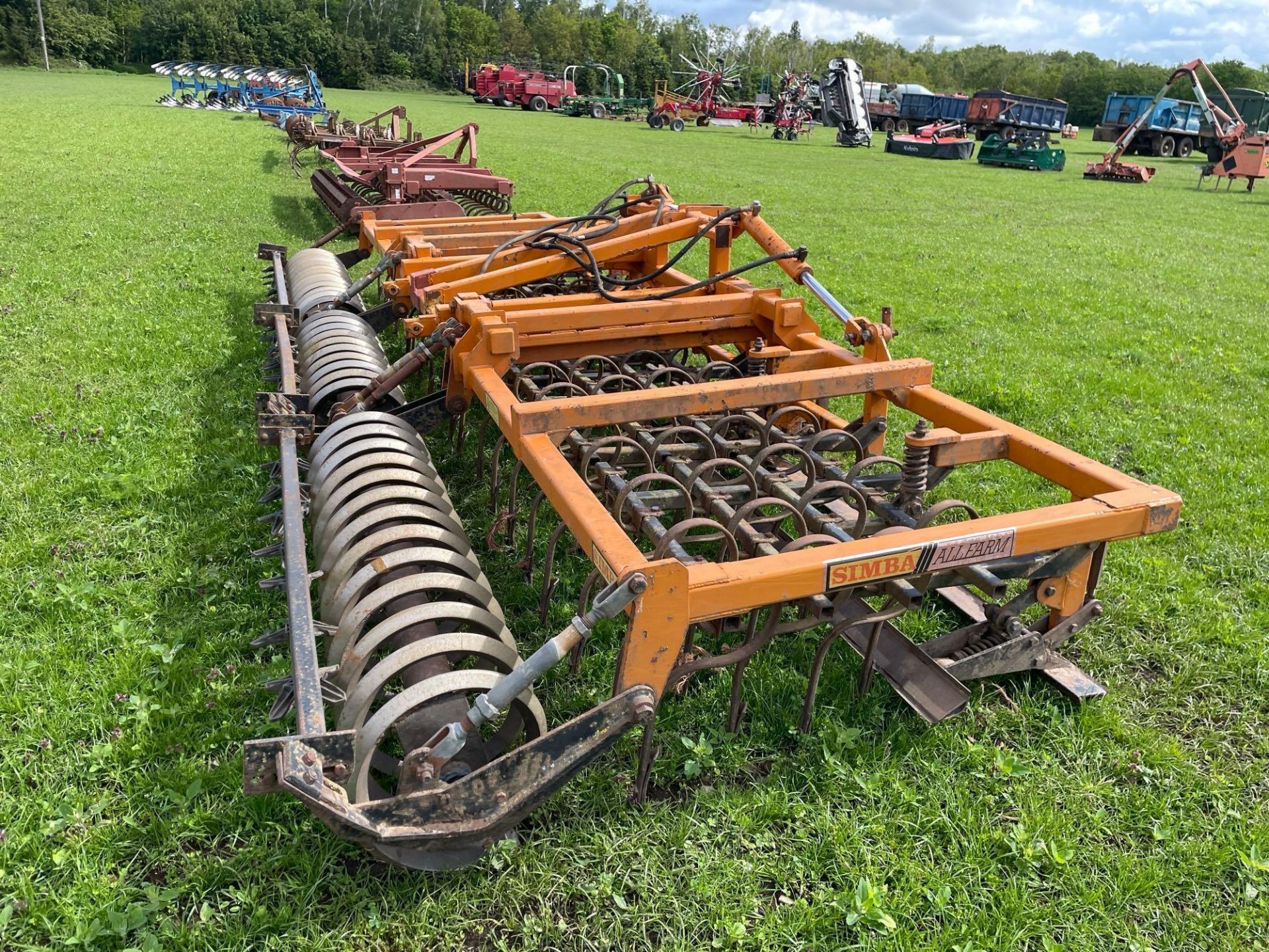 Simba Allfarm 6m spring tine cultivator, wheel track eradicators, front levelling boards, spiral rol - Image 8 of 21
