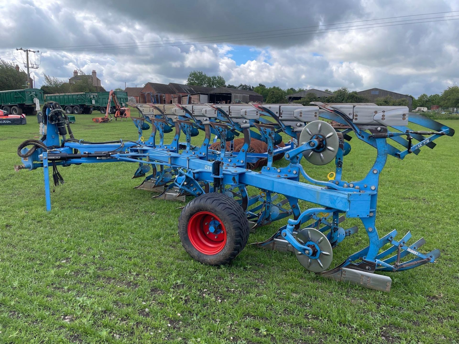 2020 Lemken Juwel 8 6 furrow reversible plough, on-land, slatted mouldboards with skimmers, and pres - Image 30 of 42