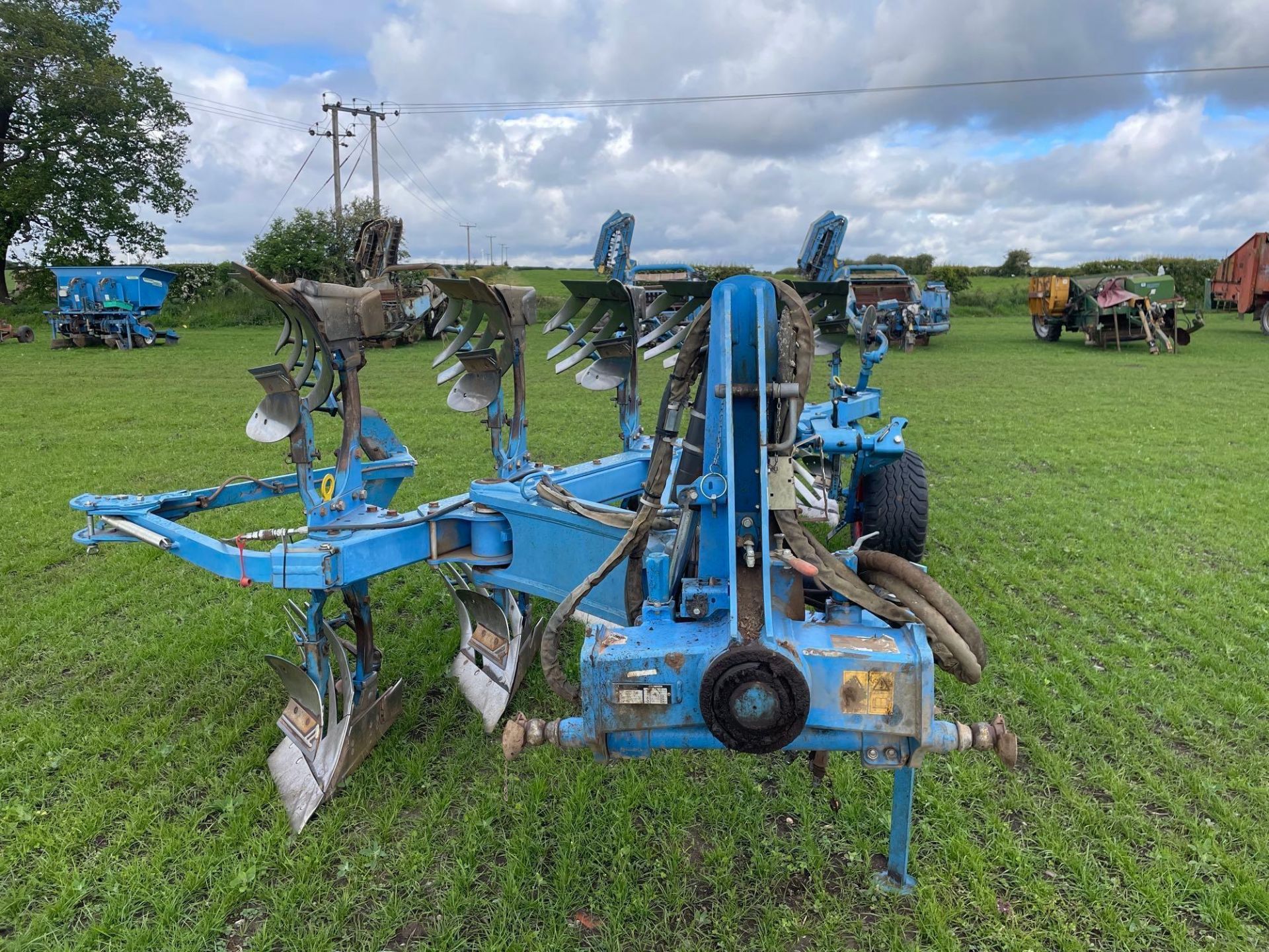 2020 Lemken Juwel 8 6 furrow reversible plough, on-land, slatted mouldboards with skimmers, and pres - Image 17 of 42
