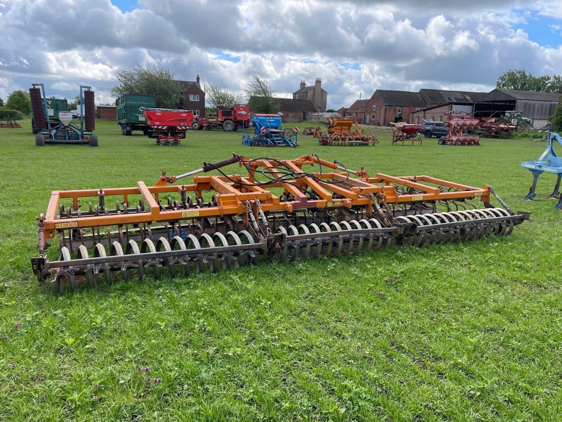 Simba Allfarm 6m spring tine cultivator, wheel track eradicators, front levelling boards, spiral rol - Image 12 of 21