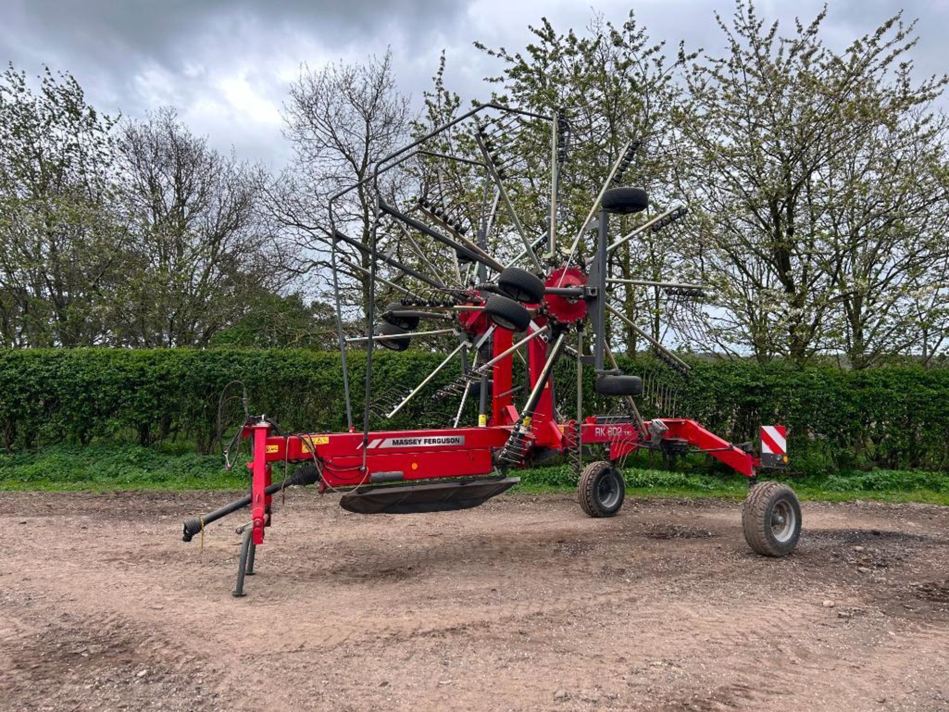 2020 Massey Ferguson RK802 TRC twin rotor rake, trailed. Serial No: WAMTYGRBJLG025040 - Image 3 of 24