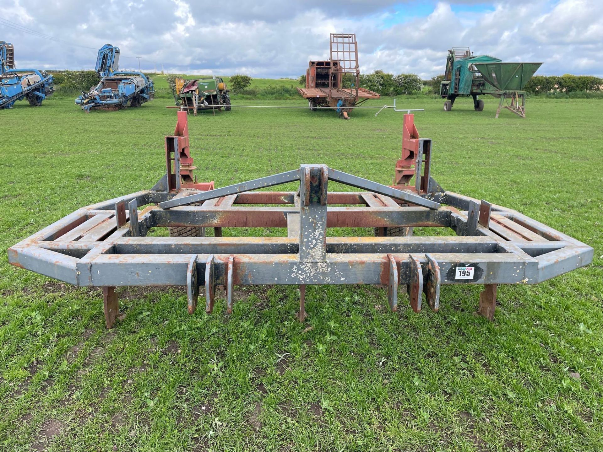3m straw ripper, front linkage mounted with rear wheels - Image 2 of 12