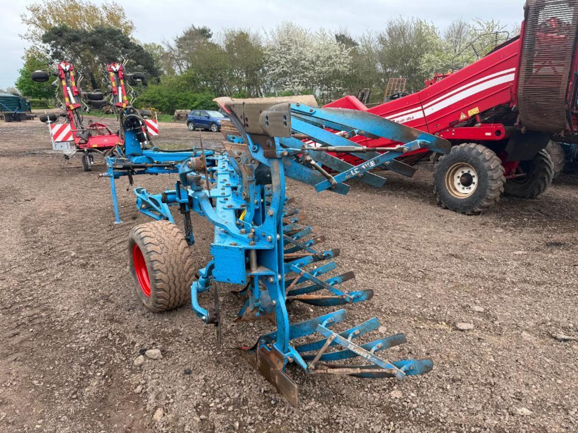 2020 Lemken Juwel 8 6 furrow reversible plough, on-land, slatted mouldboards with skimmers, and pres - Image 13 of 42