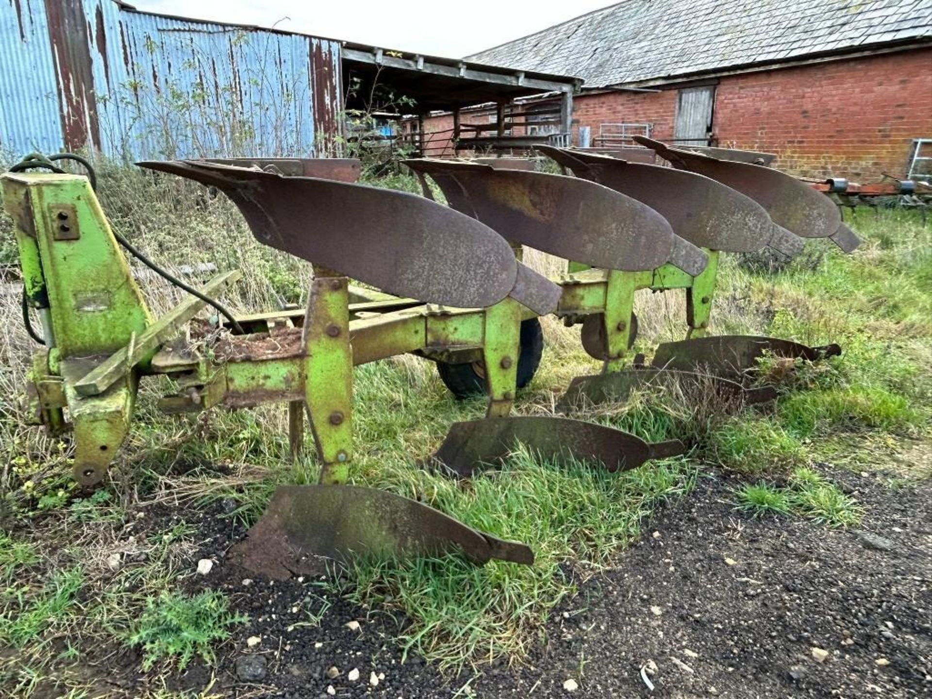 Dowdeswell DP7 4 Furrow Plough - (Lincolnshire) - Image 2 of 7