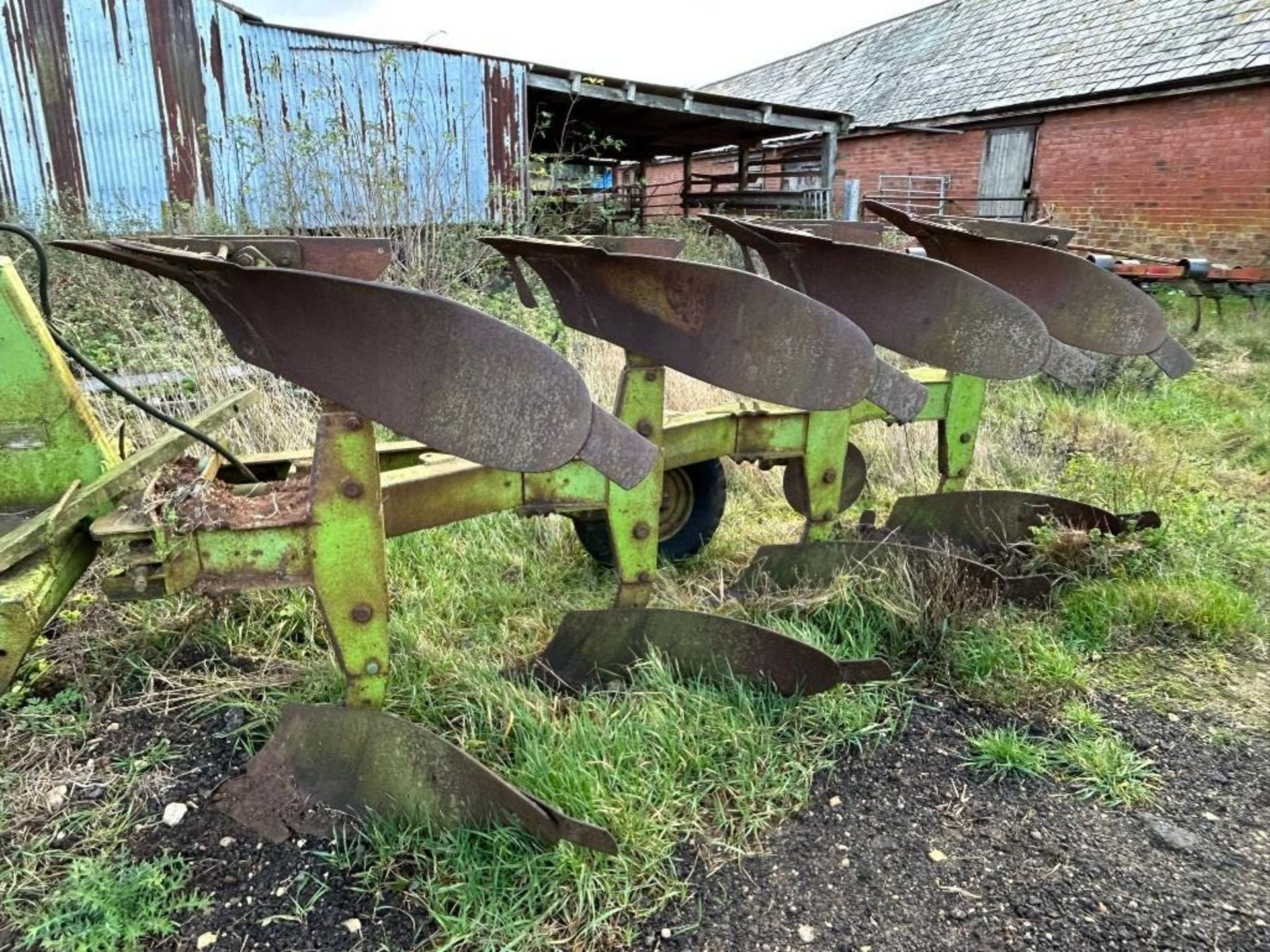 Dowdeswell DP7 4 Furrow Plough - (Lincolnshire) - Image 3 of 7