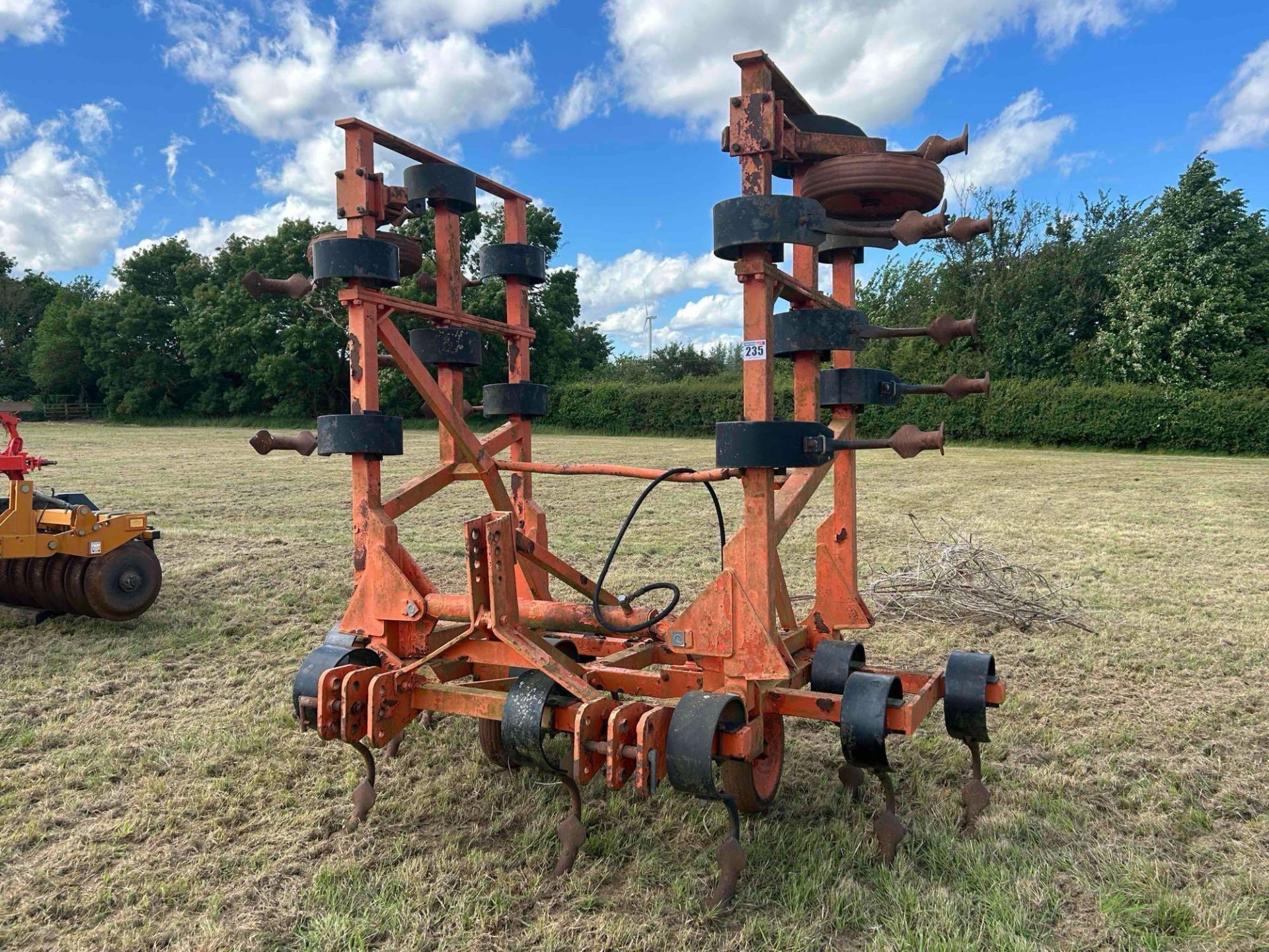 Browns 6m cultivator, hydraulic folding. Serial No: H21928