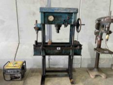Laycock 60t hydraulic workshop press