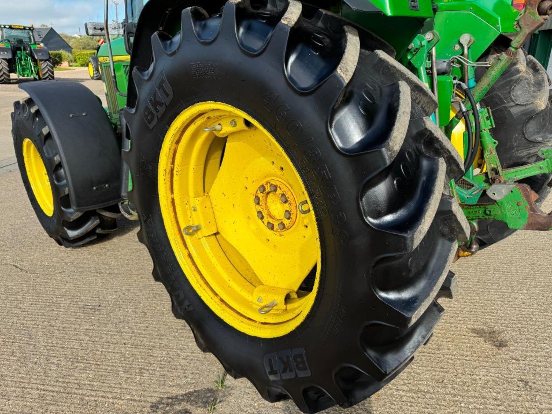 1993 John Deere 6400 40kph PowerQuad 4wd tractor with 2 manual spools, 16No 50kg front wafer weights - Image 17 of 24
