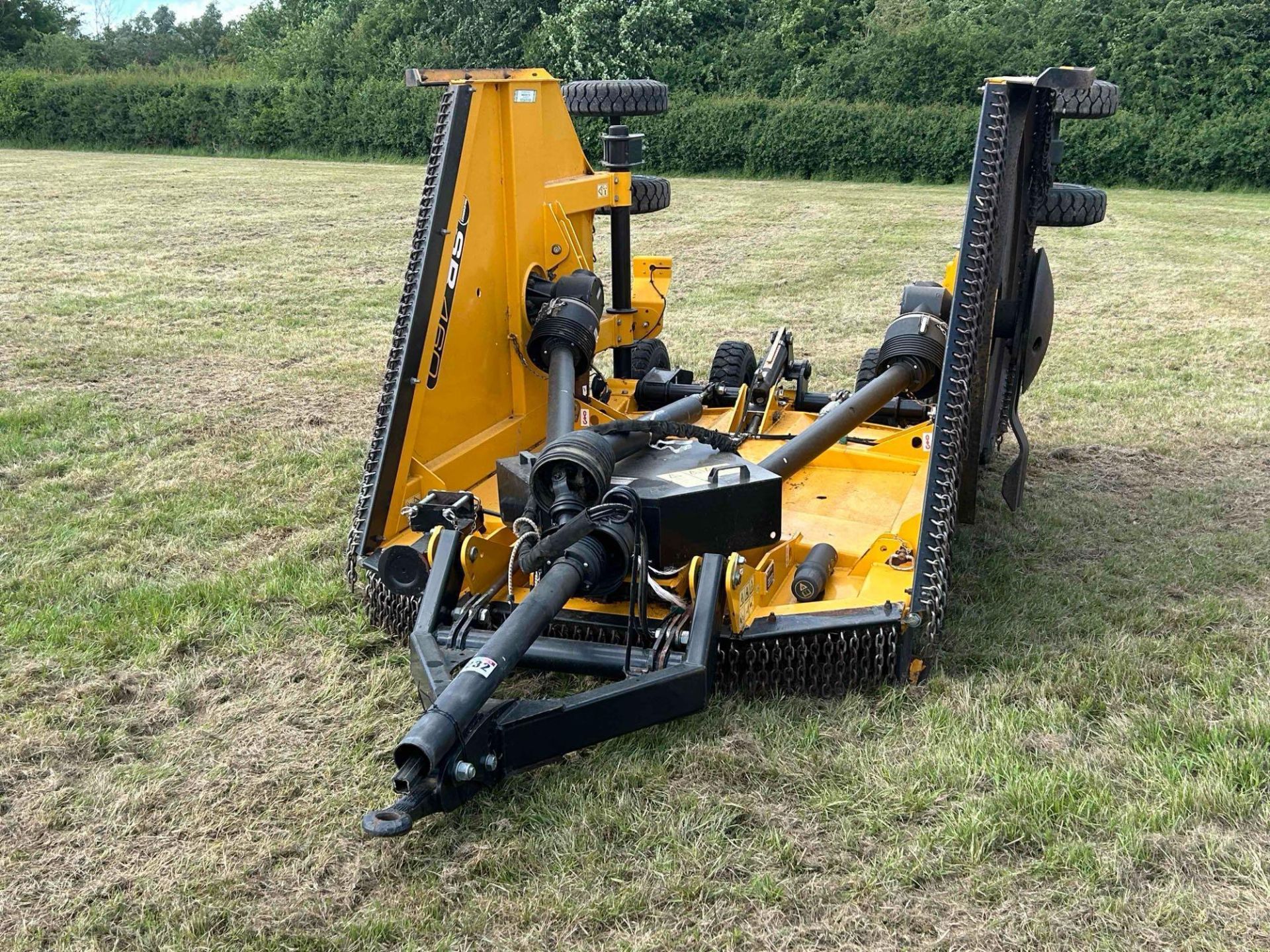 2019 McConnel SR460 4.6m batwing pasture topper, hydraulic folding . Serial No: M1957141 NB: Manual - Image 17 of 18