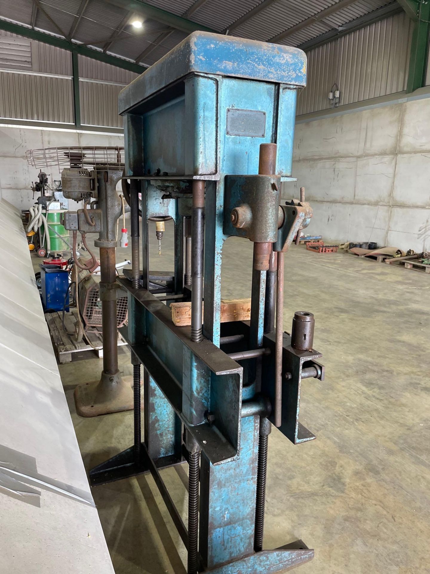 Laycock 60t hydraulic workshop press - Image 2 of 3