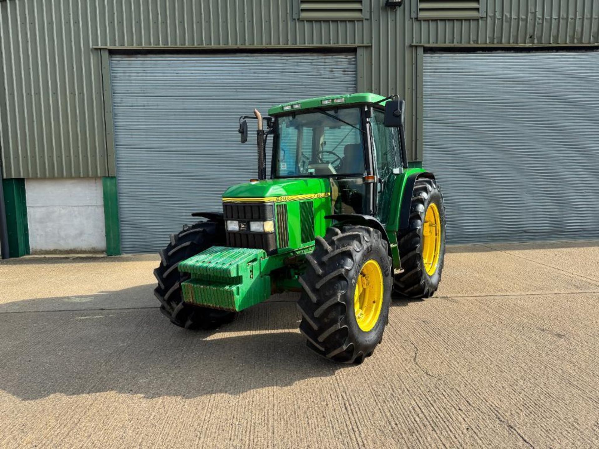 1993 John Deere 6400 40kph PowerQuad 4wd tractor with 2 manual spools, 16No 50kg front wafer weights - Image 2 of 24