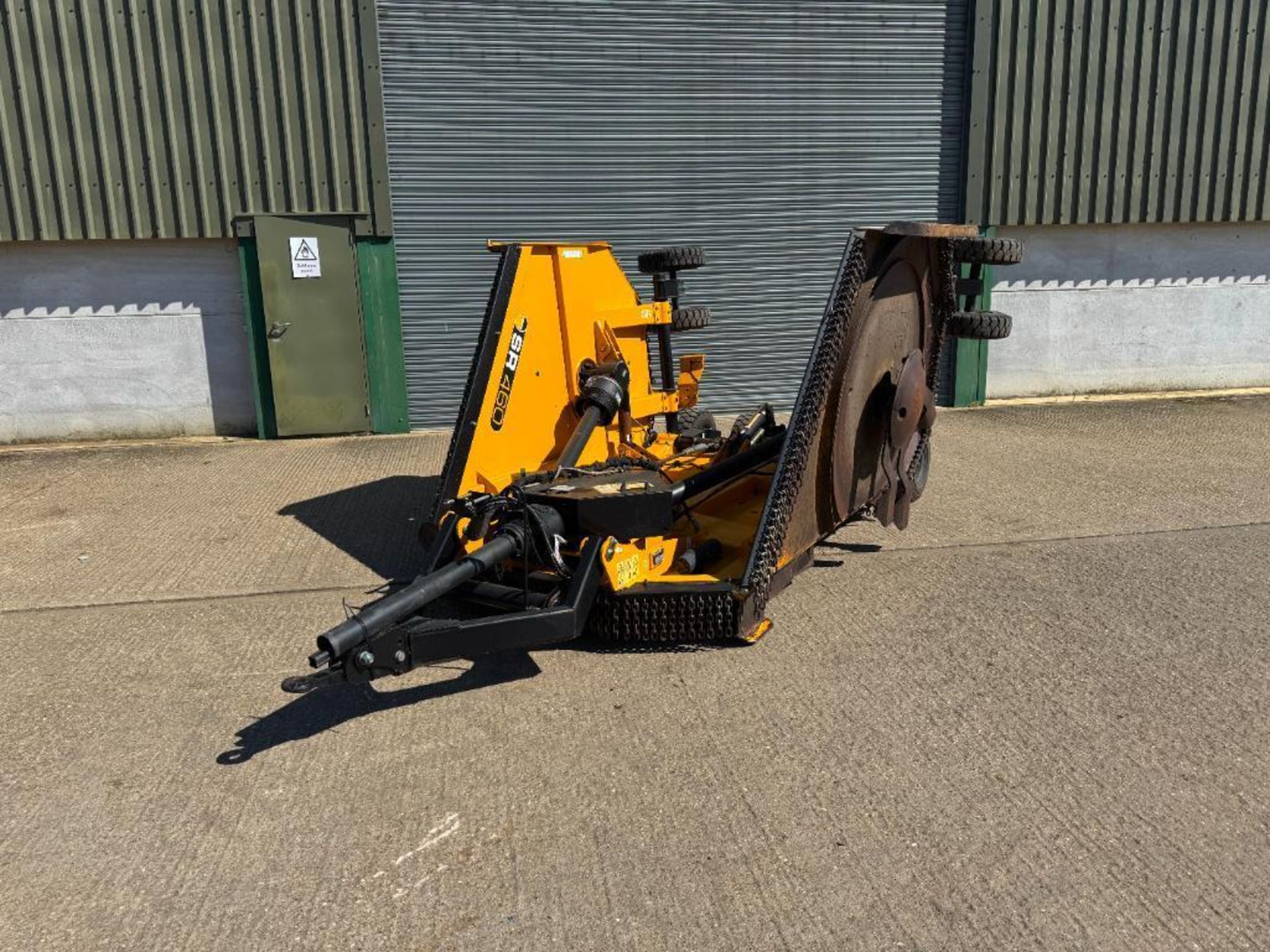 2019 McConnel SR460 4.6m batwing pasture topper, hydraulic folding . Serial No: M1957141 NB: Manual