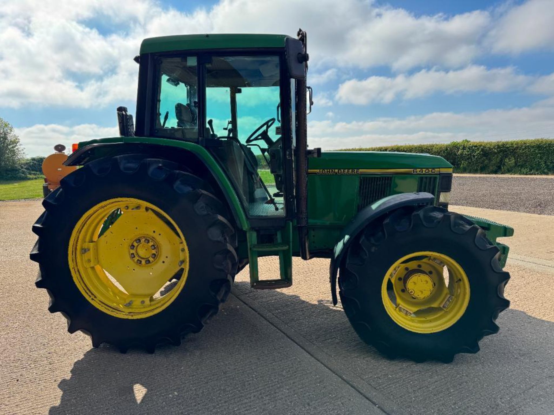 1993 John Deere 6400 40kph PowerQuad 4wd tractor with 2 manual spools, 16No 50kg front wafer weights - Image 7 of 24
