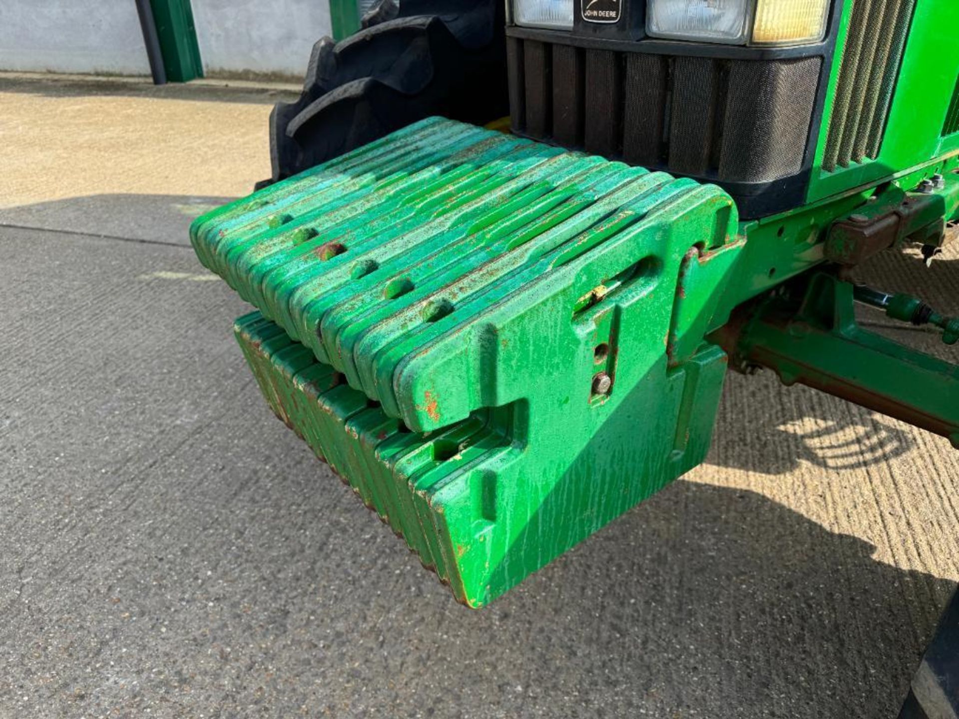 1993 John Deere 6400 40kph PowerQuad 4wd tractor with 2 manual spools, 16No 50kg front wafer weights - Image 11 of 24