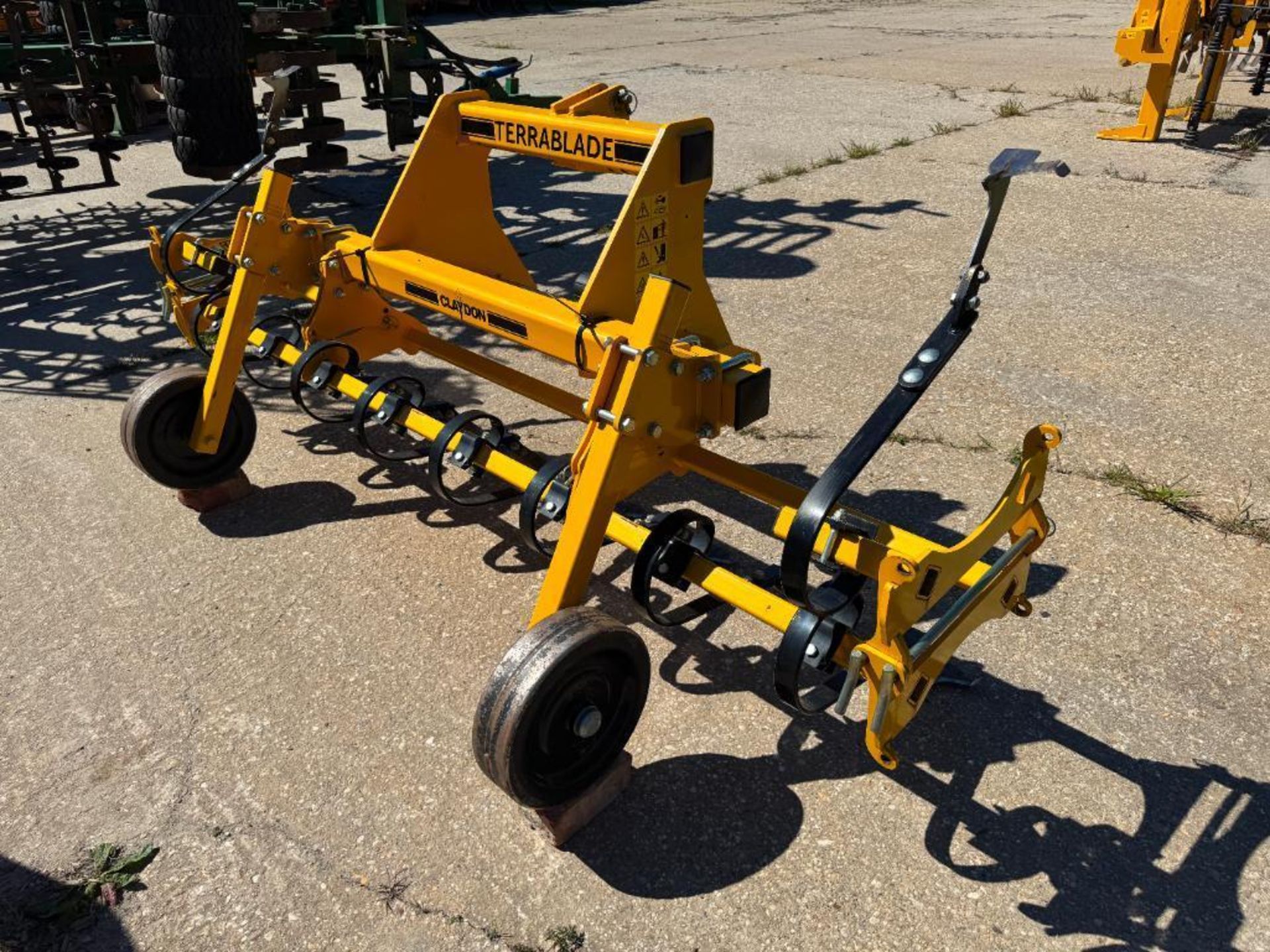 2022 Claydon TerraBlade 3m front mounted interrow hoe with depth wheels. Serial No: TB0080 - Image 3 of 7