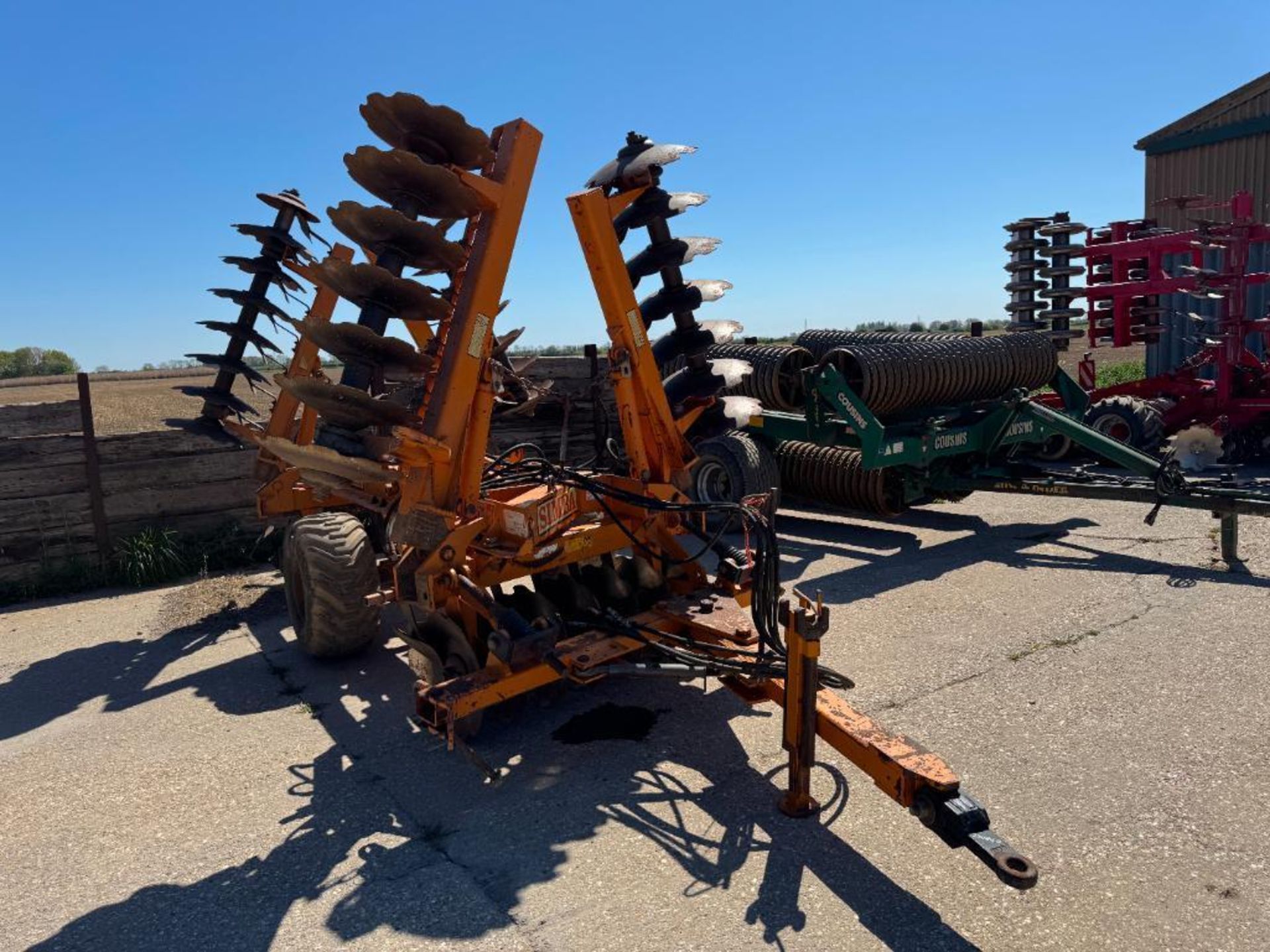 1992 Simba Series 2b 5m hydraulic folding discs with rear drawbar. Model No: ODH/2B/43/FD. Serial No - Image 4 of 11